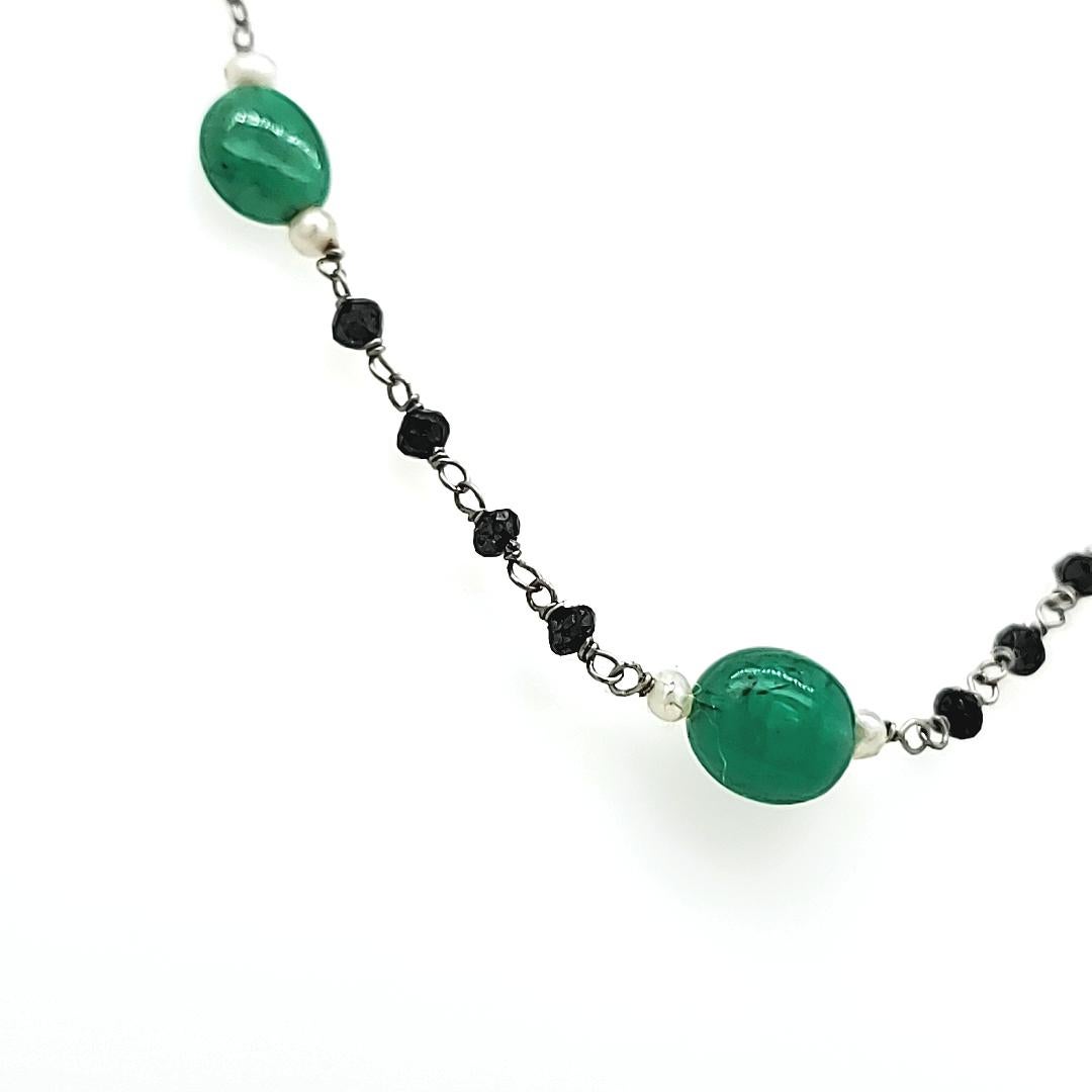 Collar de Cuentas de Esmeralda 29,82 Cts y Diamante Negro 9,86 Cts con Perlas Contemporáneo en venta
