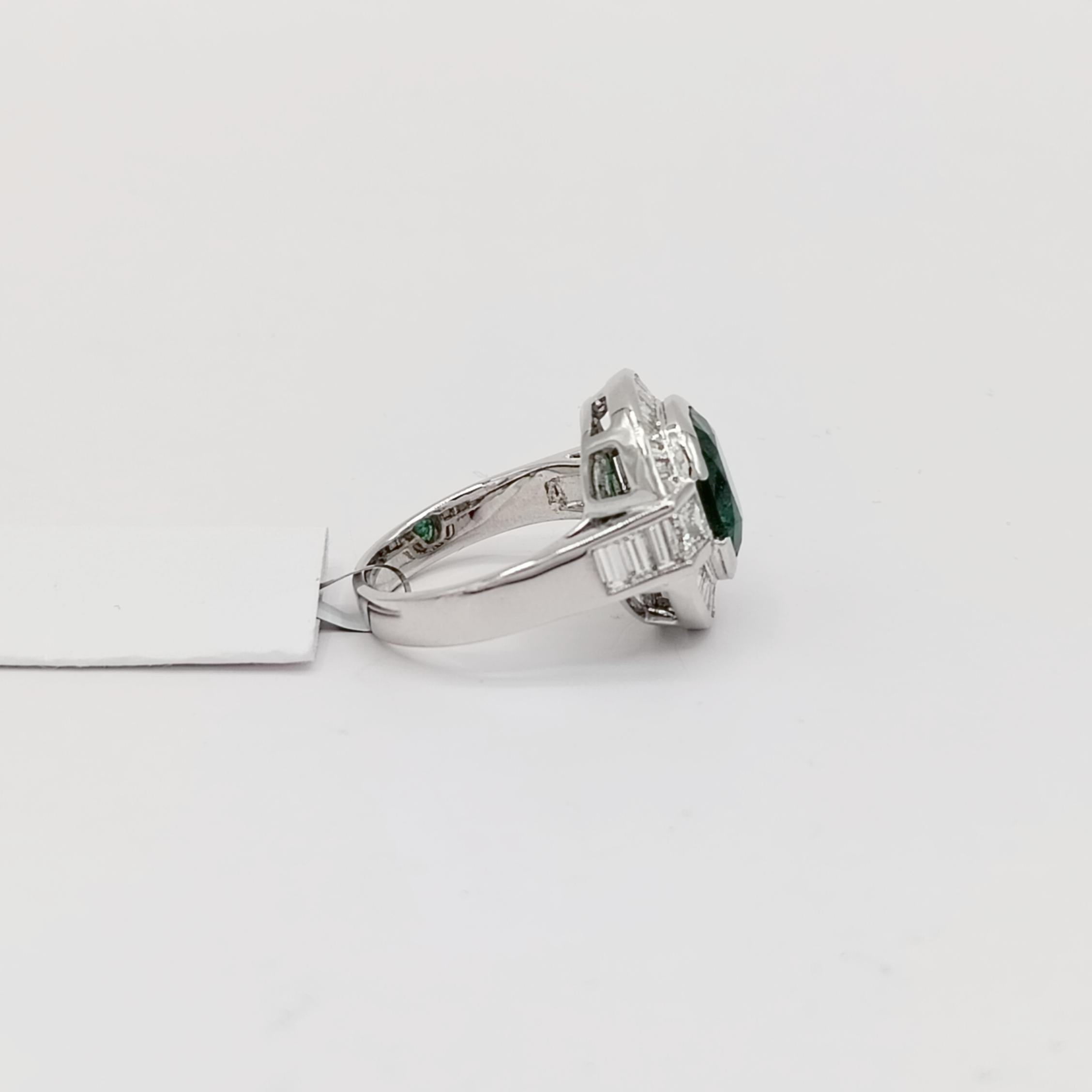 Smaragdkugel und weißer Diamant Baguette und Quadratischer Ring aus 18K Weißgold 2