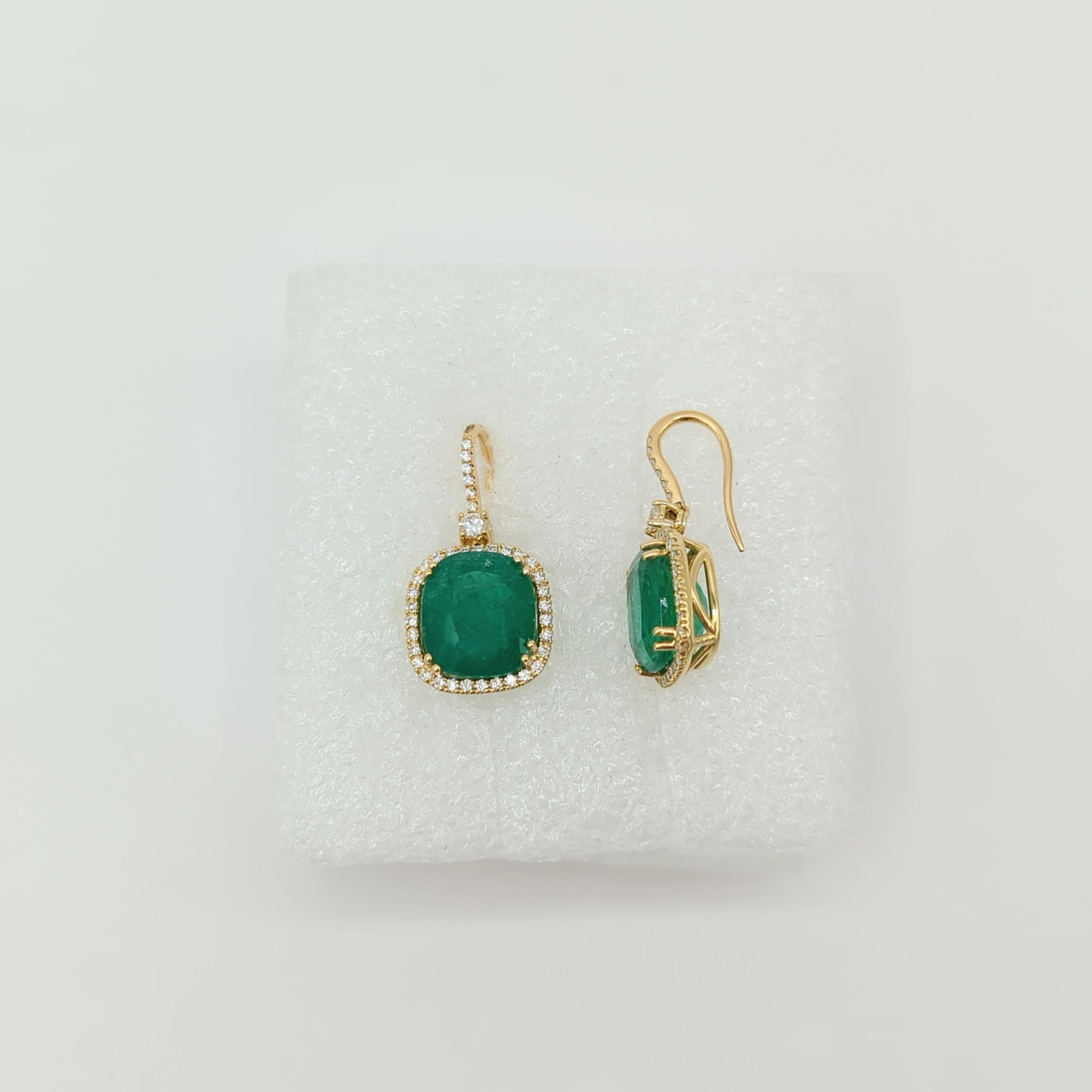 Women's or Men's Emerald Cushion and White Diamond Dangle Earrings in 18K Yellow  Gold For Sale