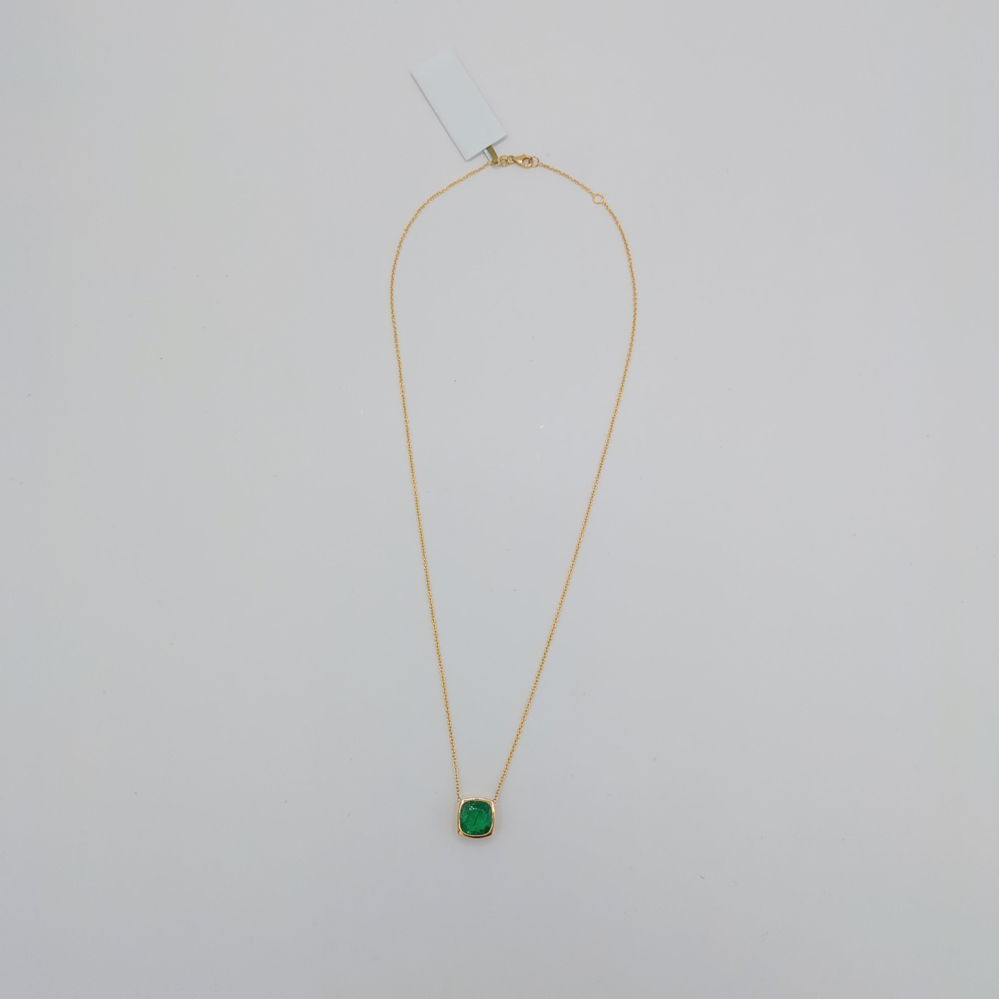 Emerald Cushion Bezel Pendant Necklace in 18K Yellow Gold For Sale 2
