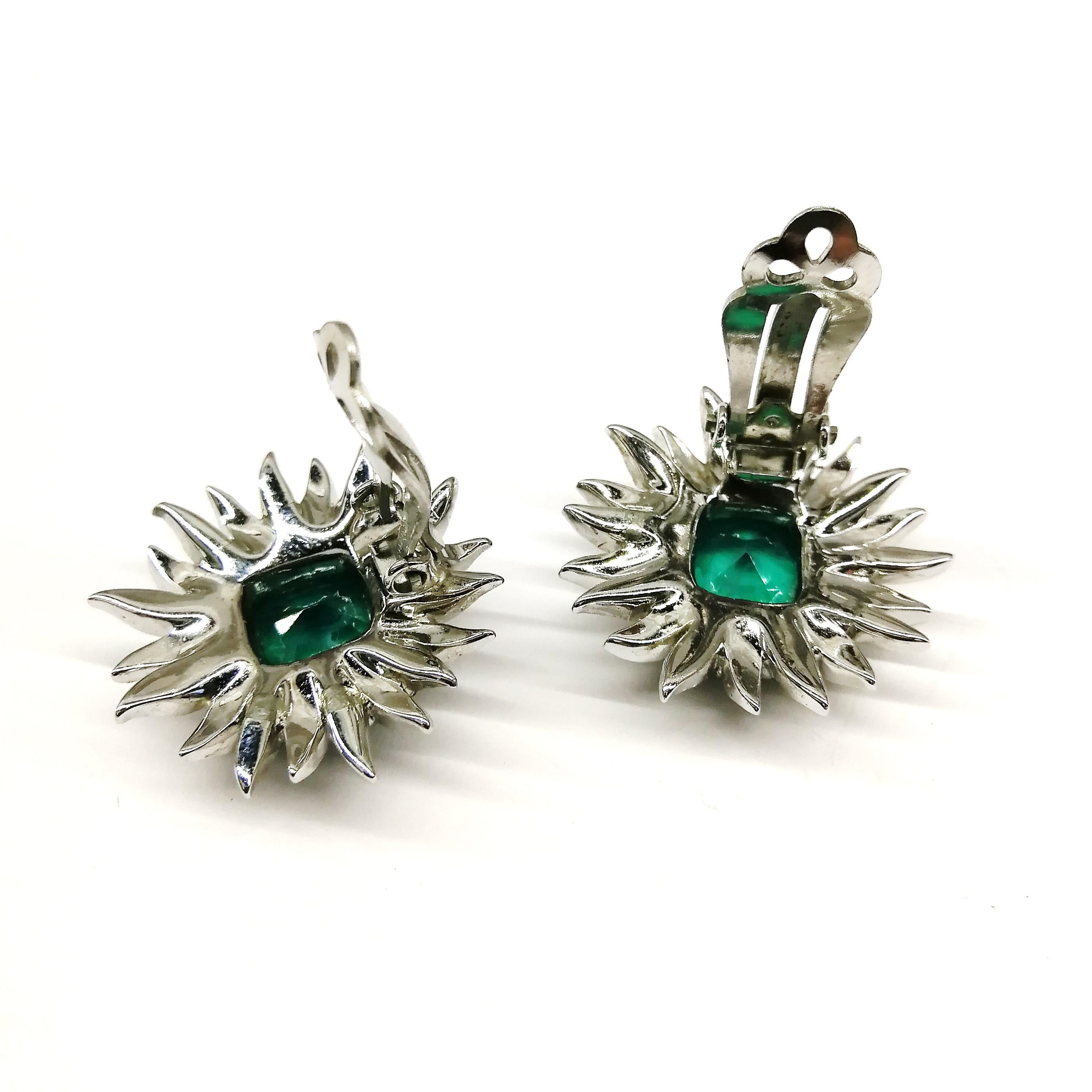 Emerald cushion cut and clear paste 'sunburst' brooch and earrings, Jomaz, 1960s 3