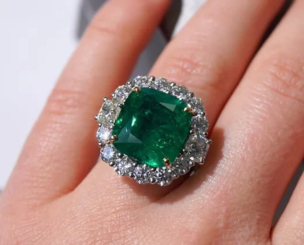 Emerald Cushion Ring 11.05 CTS For Sale 1