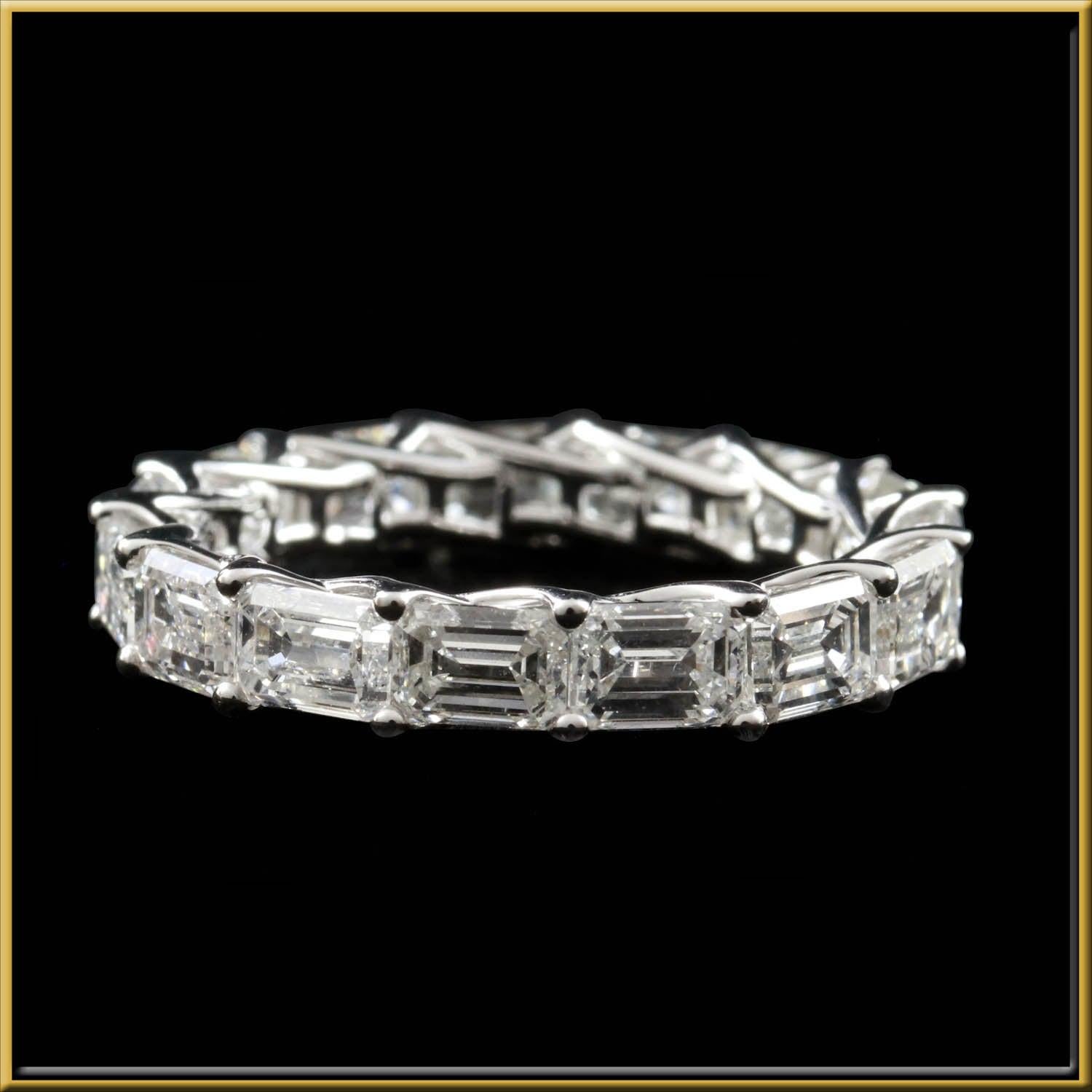 For Sale:  Emerald Cut 1/3 Carat Horizontal Eternity Ring in 18 Karat Gold 3