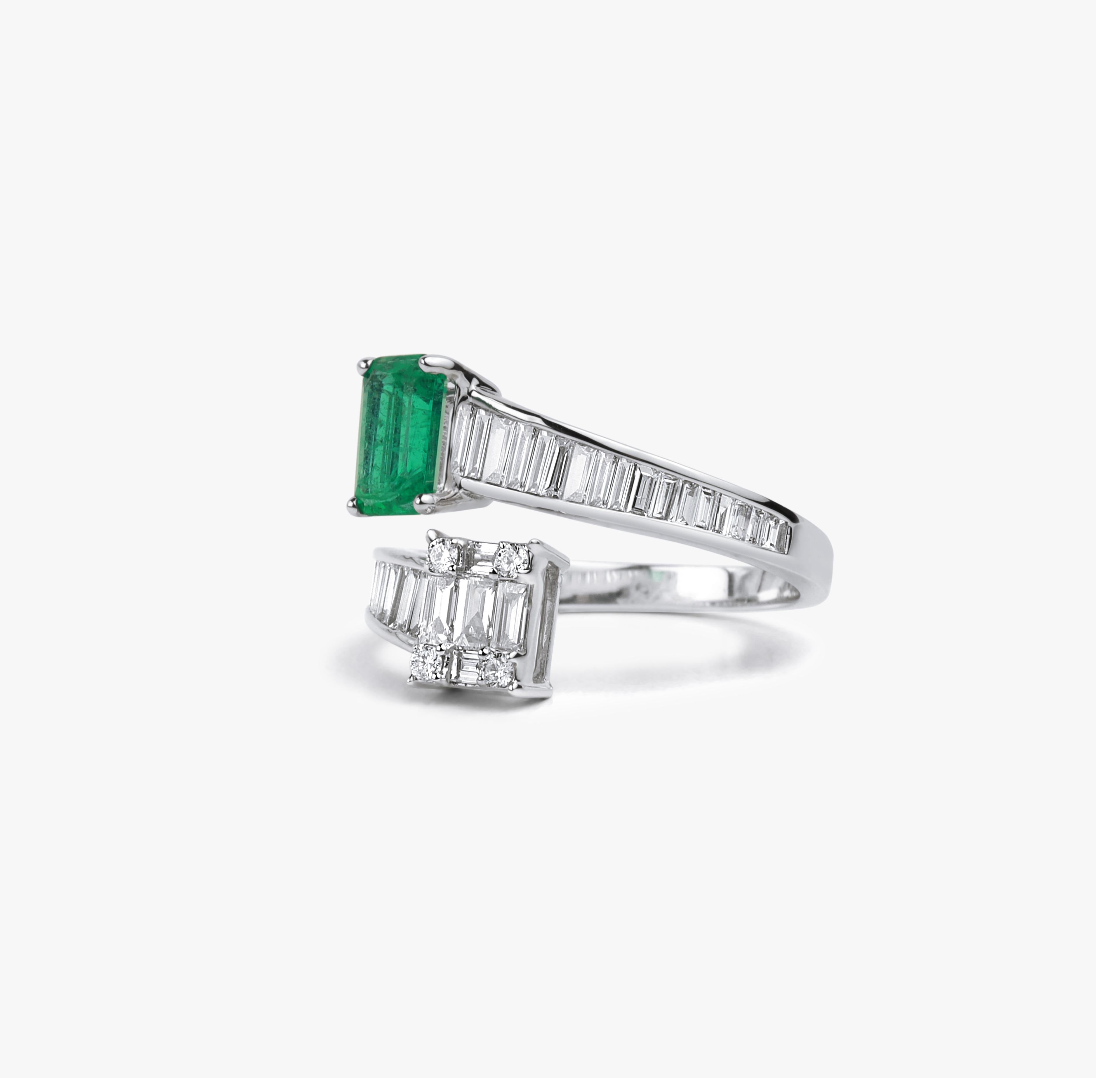 Emerald Cut 1 Carat Emerald Diamond Baguette Cut Cocktail Engagement Ring In New Condition For Sale In Jaipur, RJ