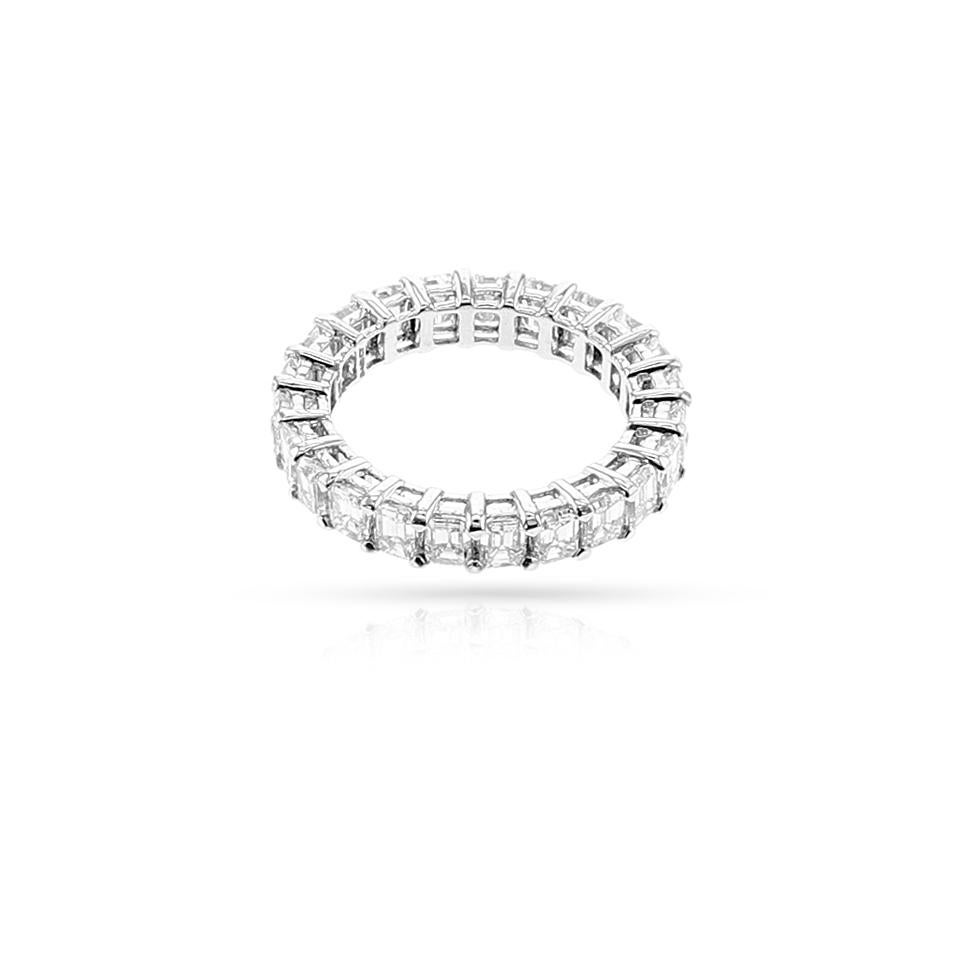 Un magnifique diamant de 4,61 ct. Diamant naturel taille émeraude  Bracelet d'éternité en or blanc 18 carats. La taille de la bague est de 7,5 US. Il y a 23 diamants. La couleur est H/I et la pureté est VVS2/VS1.
Le poids total du bracelet est de 5
