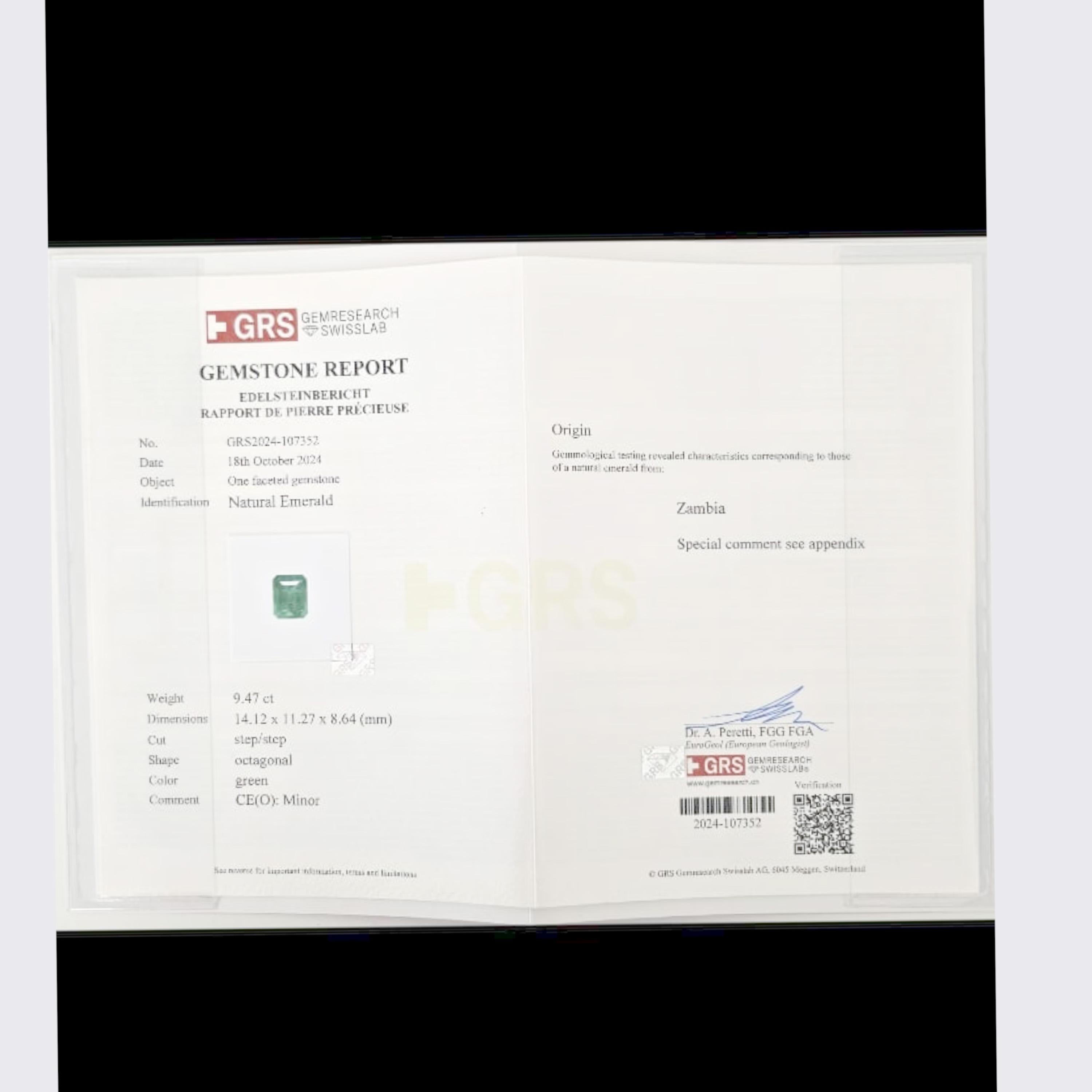 Bague en émeraude zambienne naturelle de 9,47ct avec diamants latéraux en trillion Pour femmes en vente