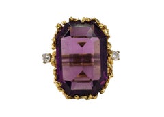 Cocktailring im Nugget-Stil mit Amethyst im Smaragdschliff und Diamanten