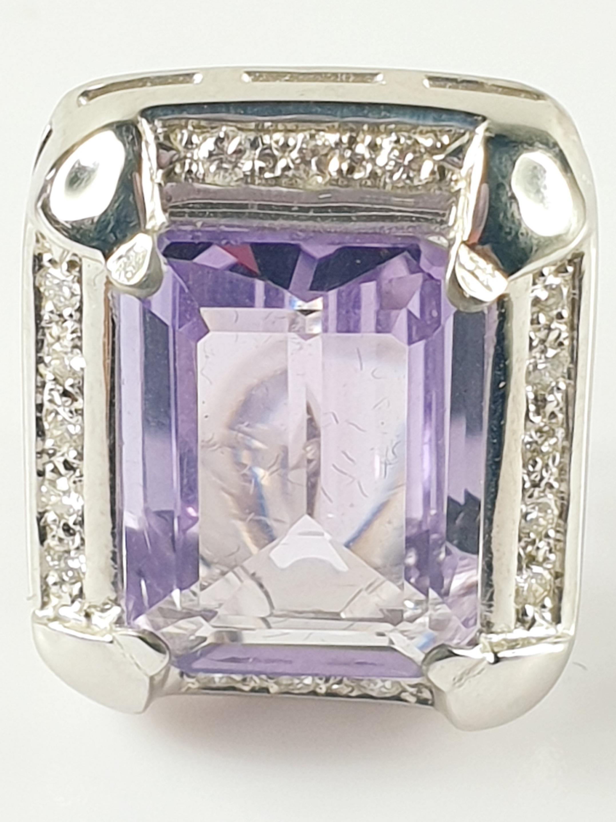 Emerald Cut Amethyst in 18k White Gold and Diamond Clip on Earrings In New Condition For Sale In Bilbao, ES