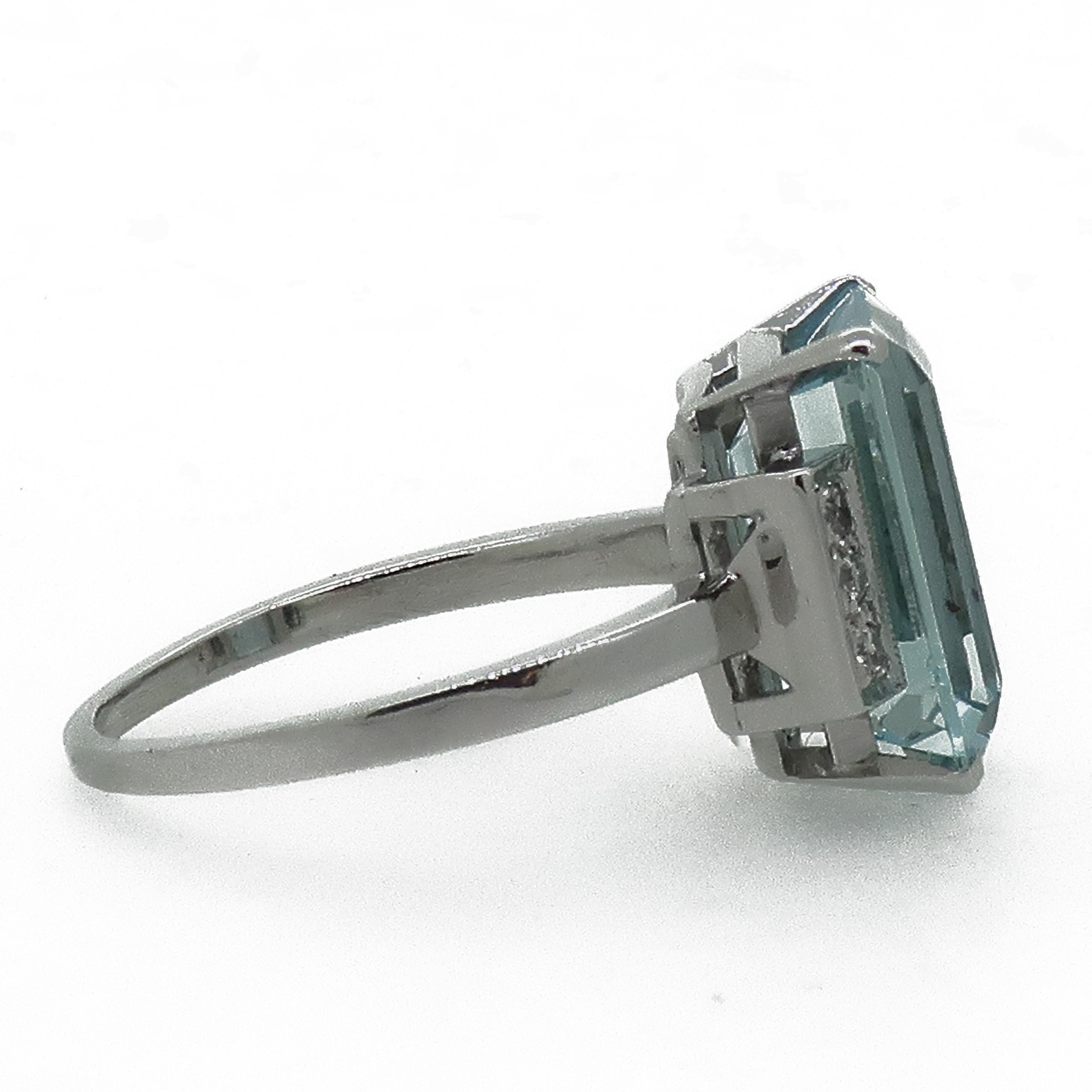 Emerald Cut Aquamarine and Diamond Cocktail Ring In Good Condition In East Grinstead, GB