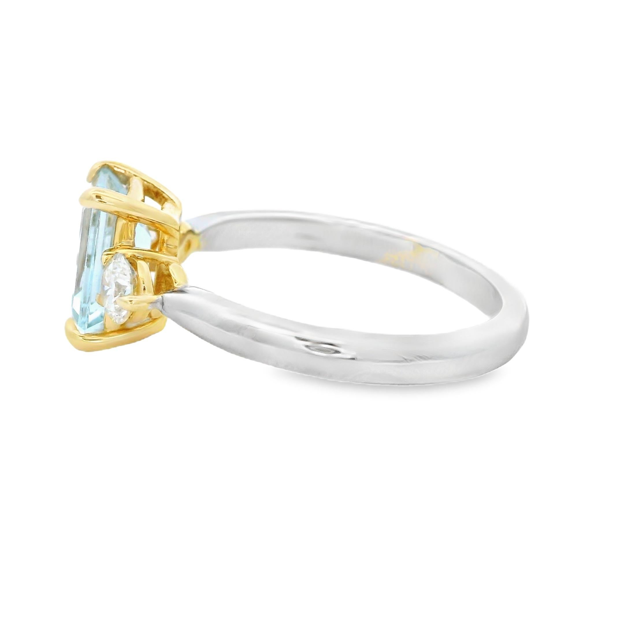 Emerald-Cut Aquamarine and Diamond Ring 1.25ct in Two-Tone Gold Size 7 In New Condition For Sale In New York, NY