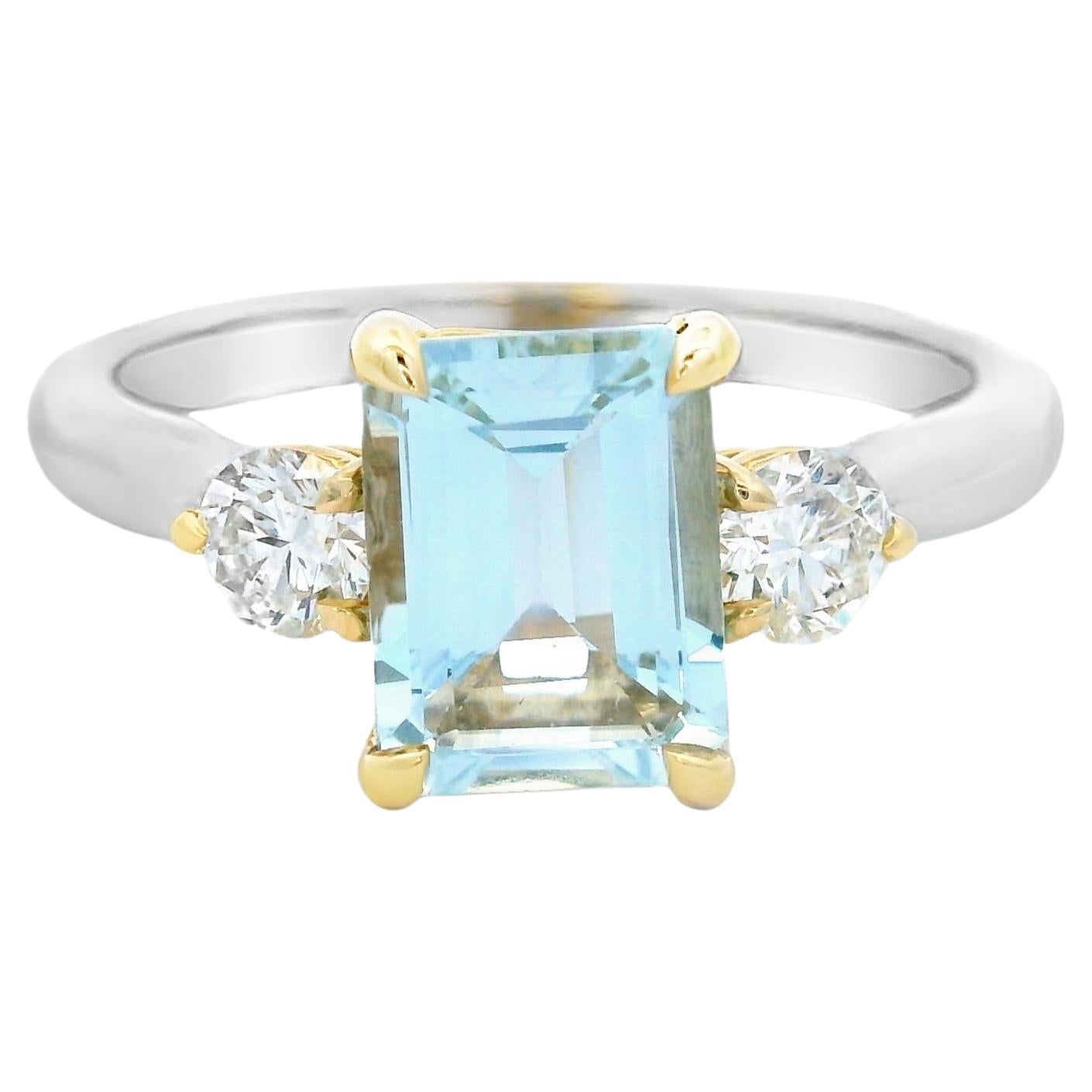 Emerald-Cut Aquamarine and Diamond Ring 1.25ct in Two-Tone Gold Size 7 For Sale