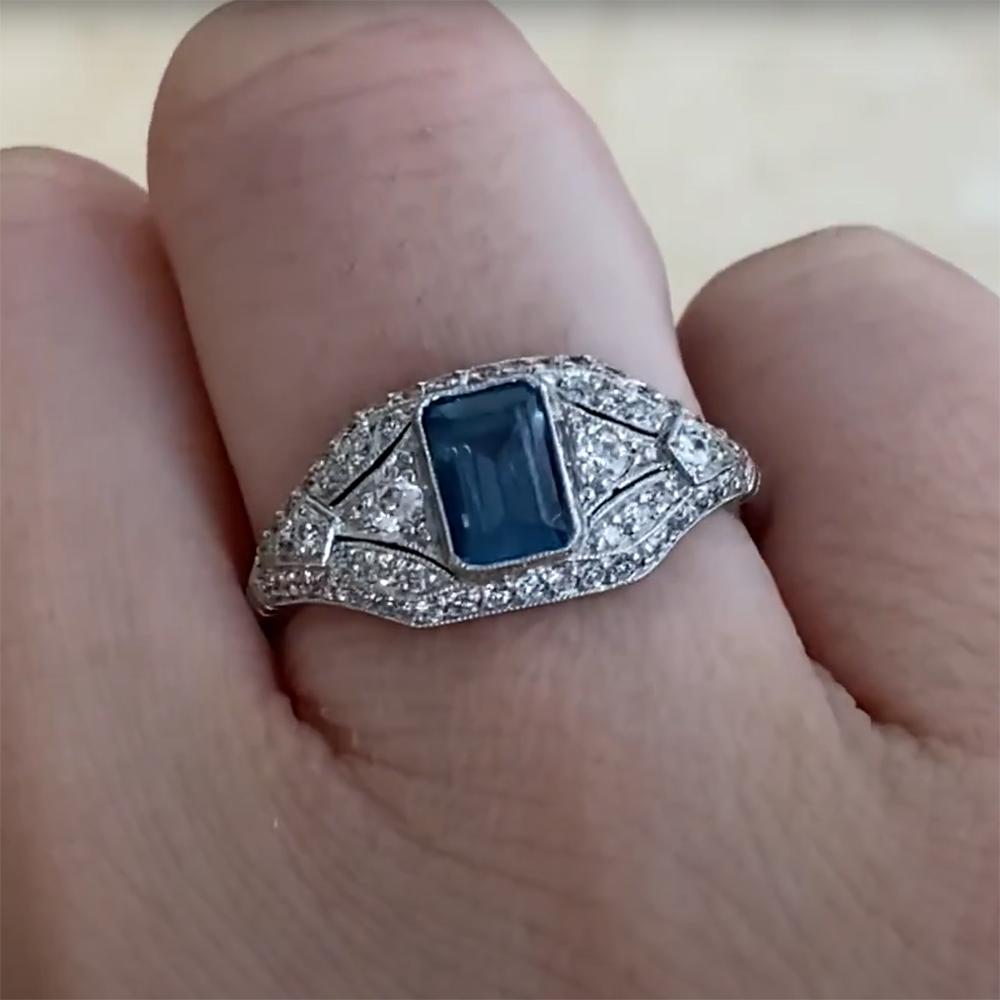 Taglio smeraldo Anello di fidanzamento con acquamarina taglio smeraldo (circa 0,80 carati), platino in vendita