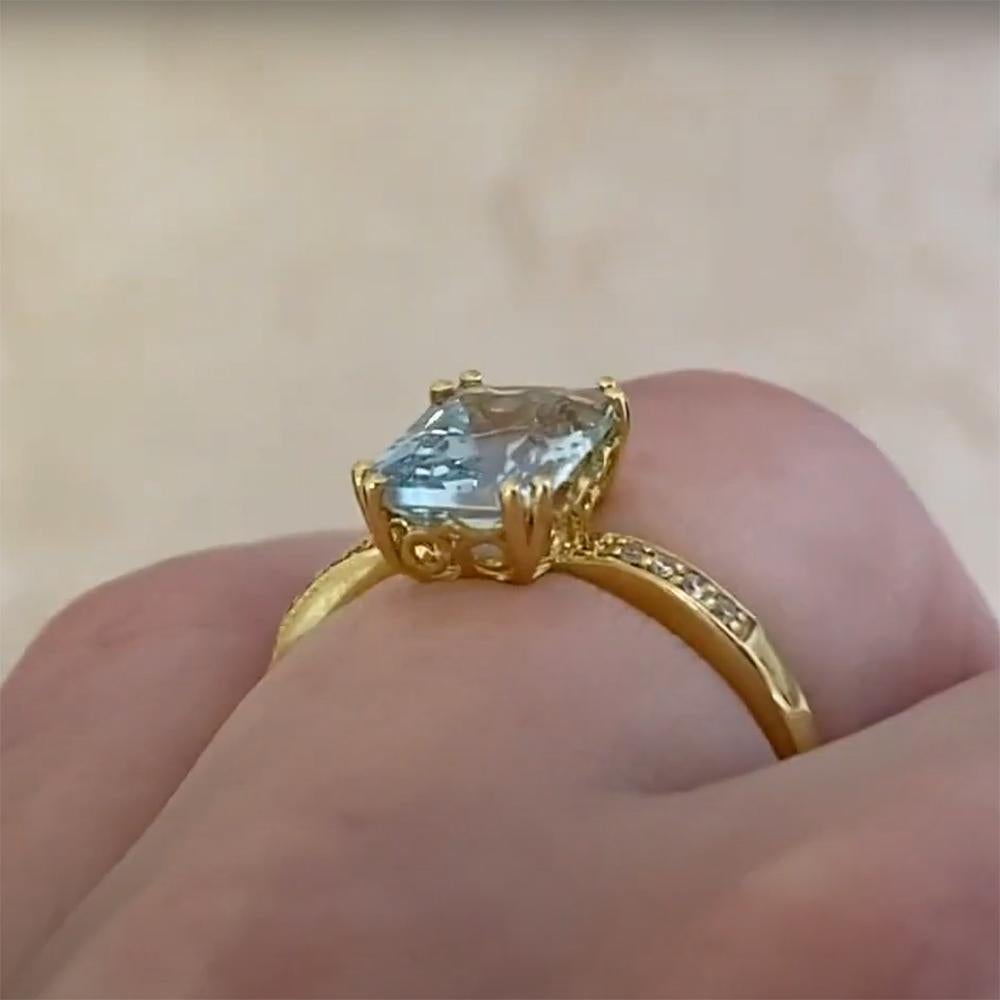 Anillo de aguamarina talla esmeralda engastada (aprox. 1,50 quilates), oro amarillo de 18k Corte esmeralda en venta