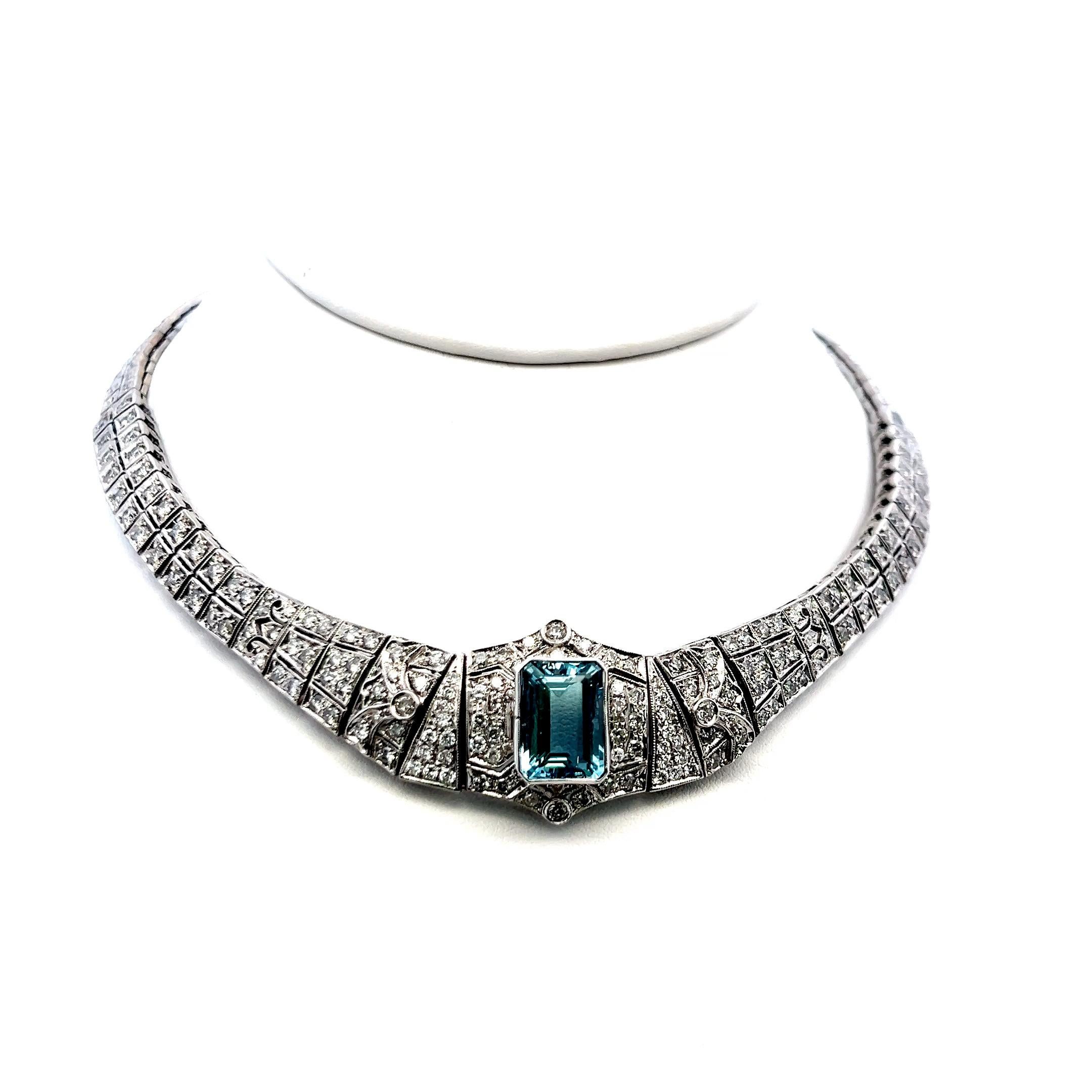 Aquamarin-Halskette mit Smaragdschliff und 6,00ct G SI Diamanten 18K Weißgold im Zustand „Gut“ im Angebot in New York, NY