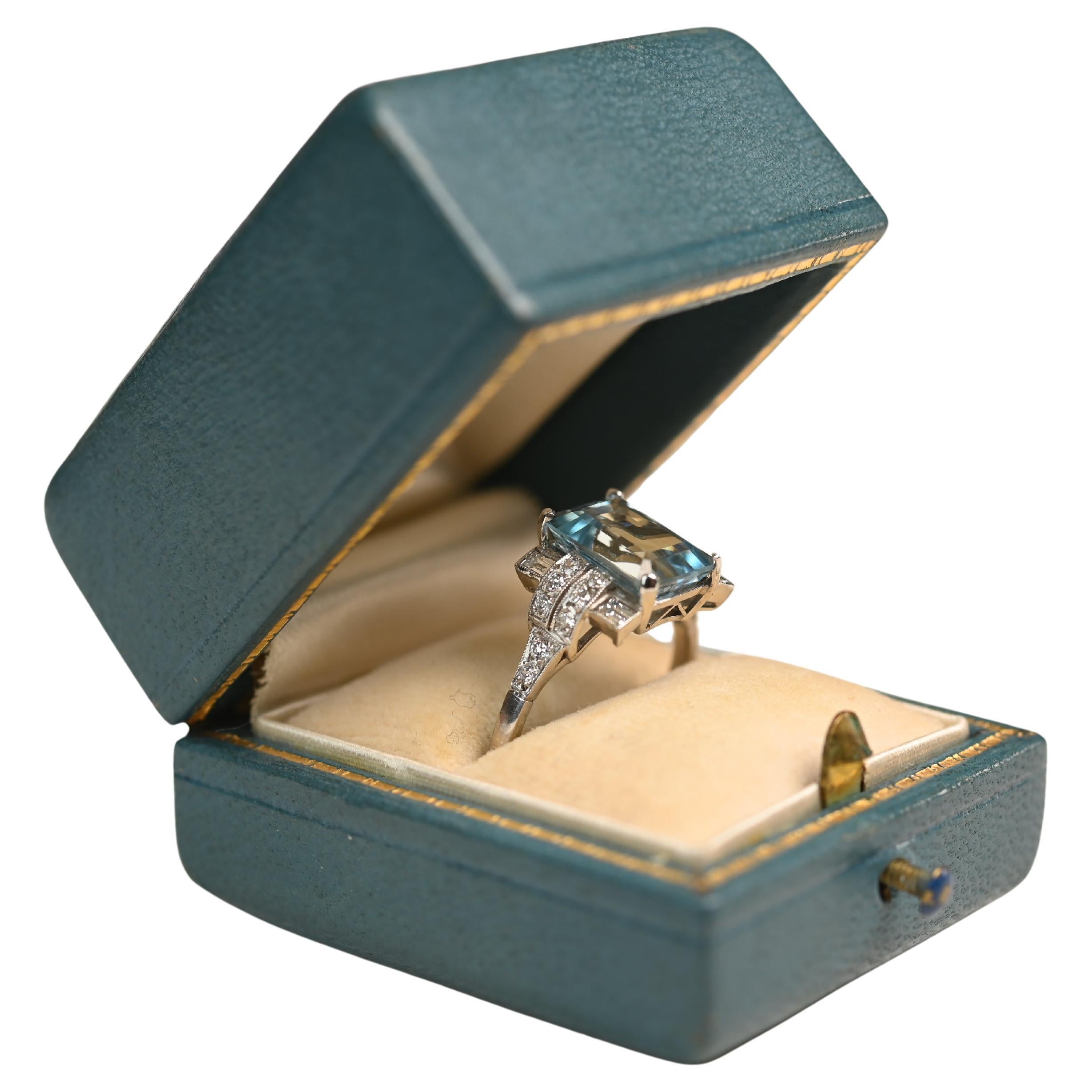 Smaragdgeschliffener Aquamarin-Ring (ca. 1,80 Karat) mit Diamanten, Platin, in Zackenform