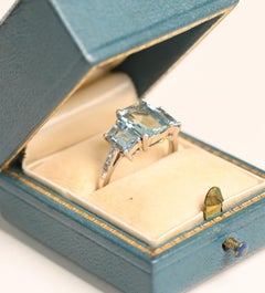 Aquamarine Platinum Ring. 2.90TCW Aquamarine with Diamond Ring Three Stone