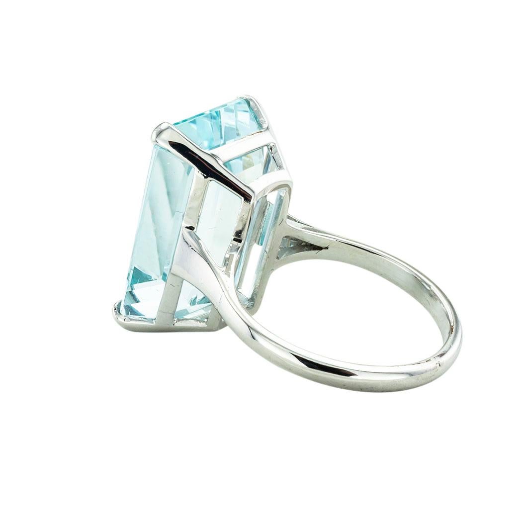 Emerald Cut Aquamarine White Gold Cocktail Ring In Good Condition In Los Angeles, CA