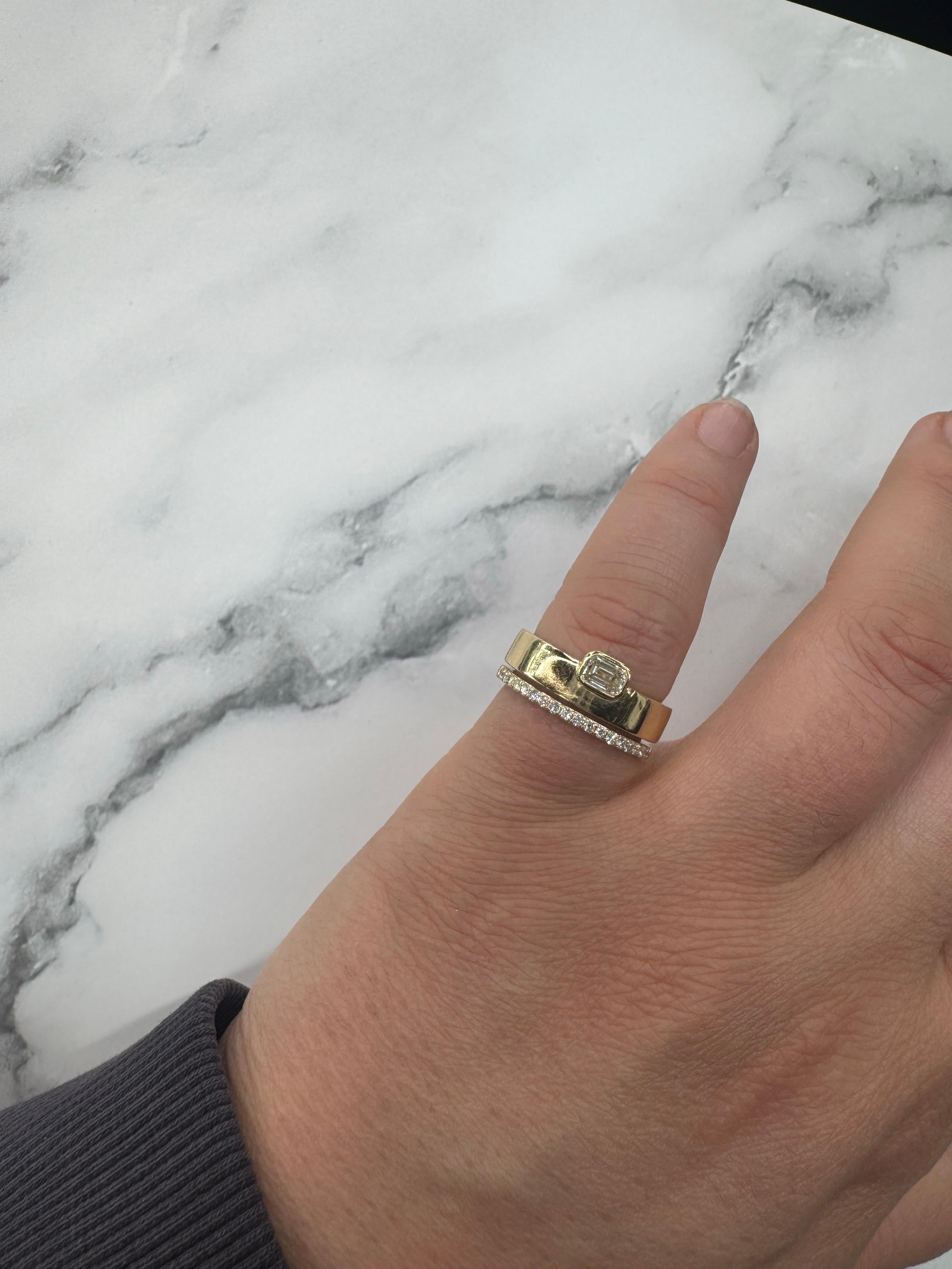 Emerald Cut Bezel Diamond Band Ring 0.42 Carats 14 Karat Yellow Gold 5.6 Grams In New Condition In New York, NY