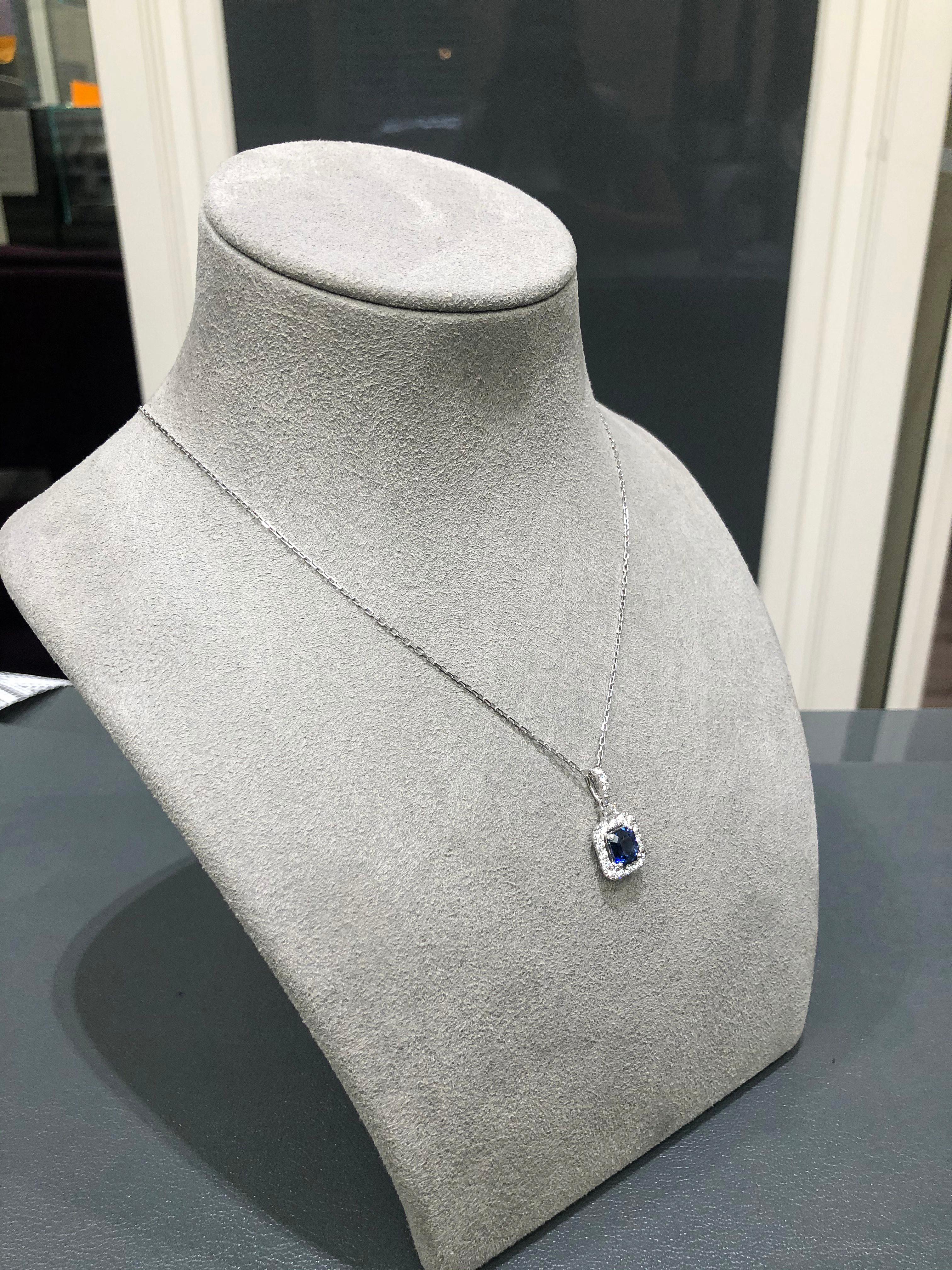 Roman Malakov 1.64 Carat Emerald Cut Sapphire with Diamond Halo Pendant Necklace For Sale 1