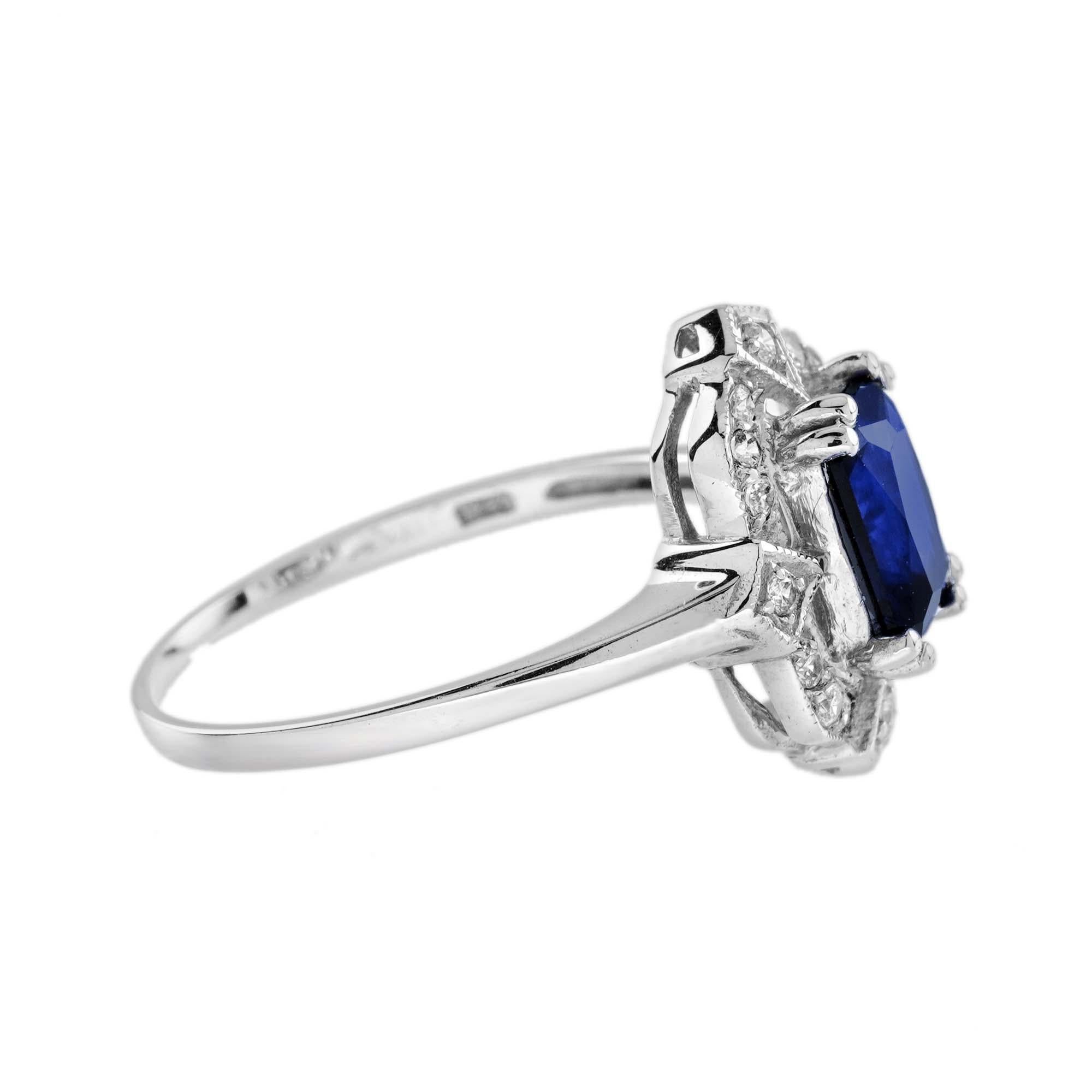 Im Angebot: Blauer Saphir im Smaragdschliff und Diamant-Halo-Ring aus 18 Karat Weißgold () 4