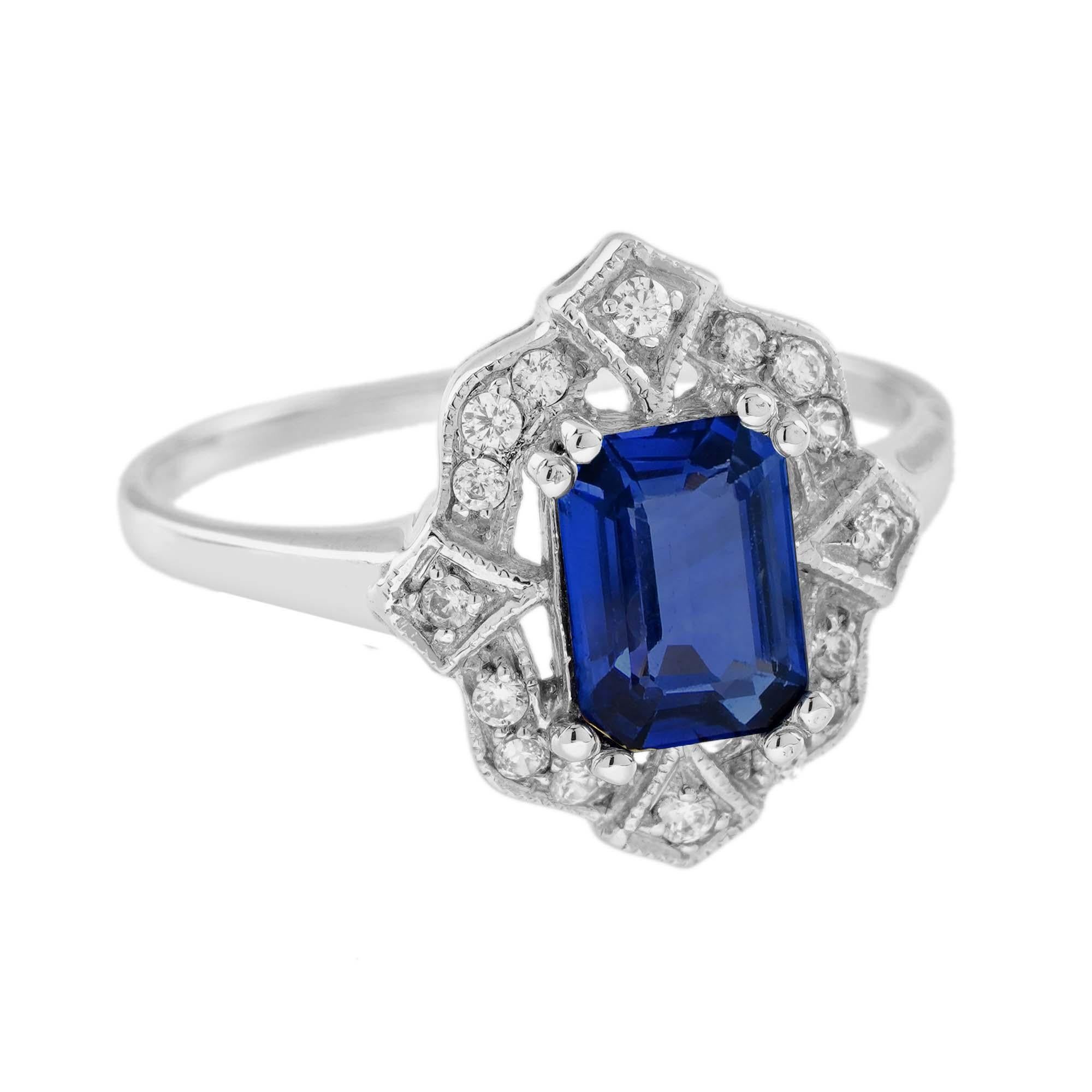 Uno zaffiro blu naturale da 1,40 carati con taglio smeraldo è incastonato con 16 diamanti rotondi di colore H, purezza SI in un design art deco di ispirazione vintage. Questo anello classico è un sentimento senza tempo da conservare per generazioni.