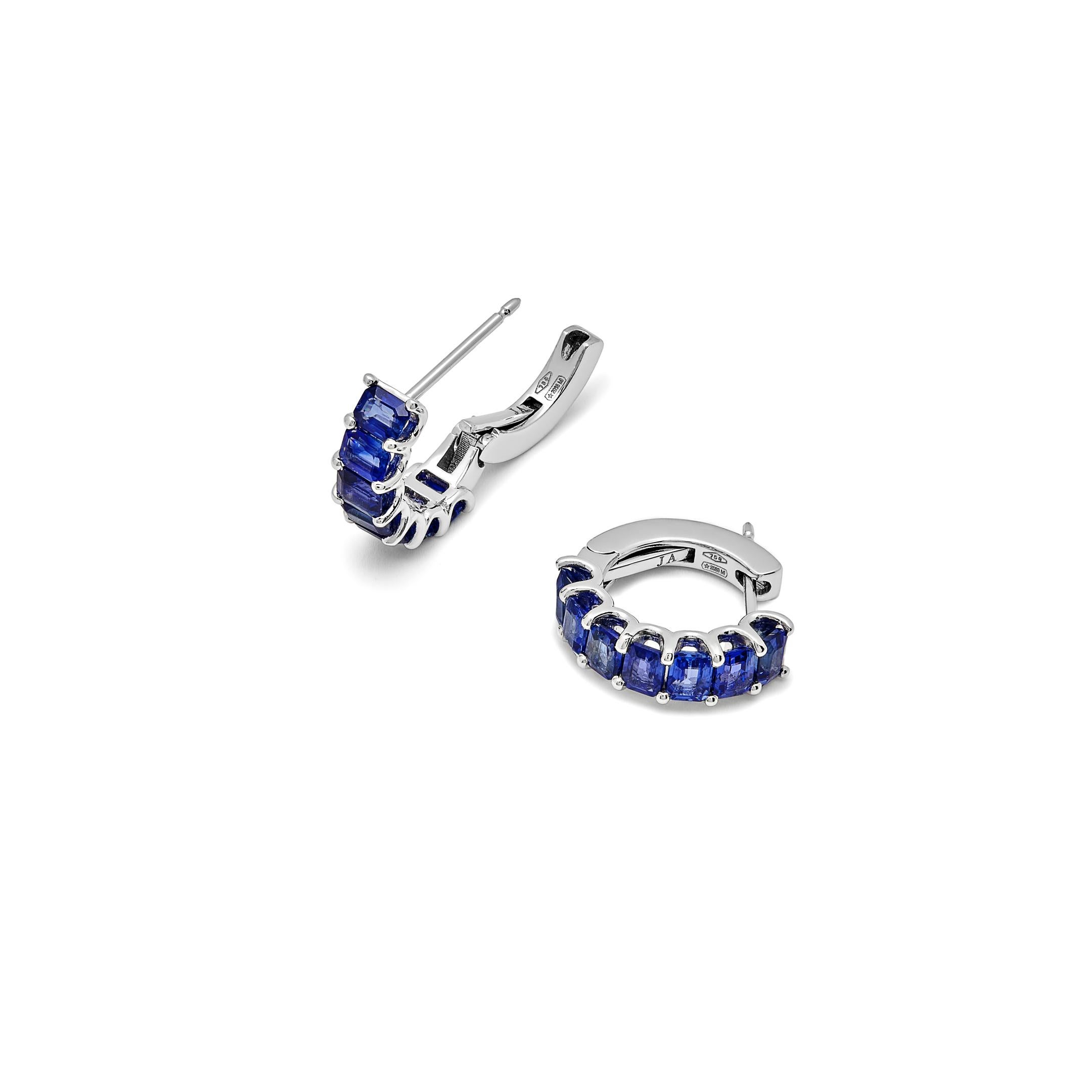 Contemporain Boucles d'oreilles saphir bleu taille émeraude en vente