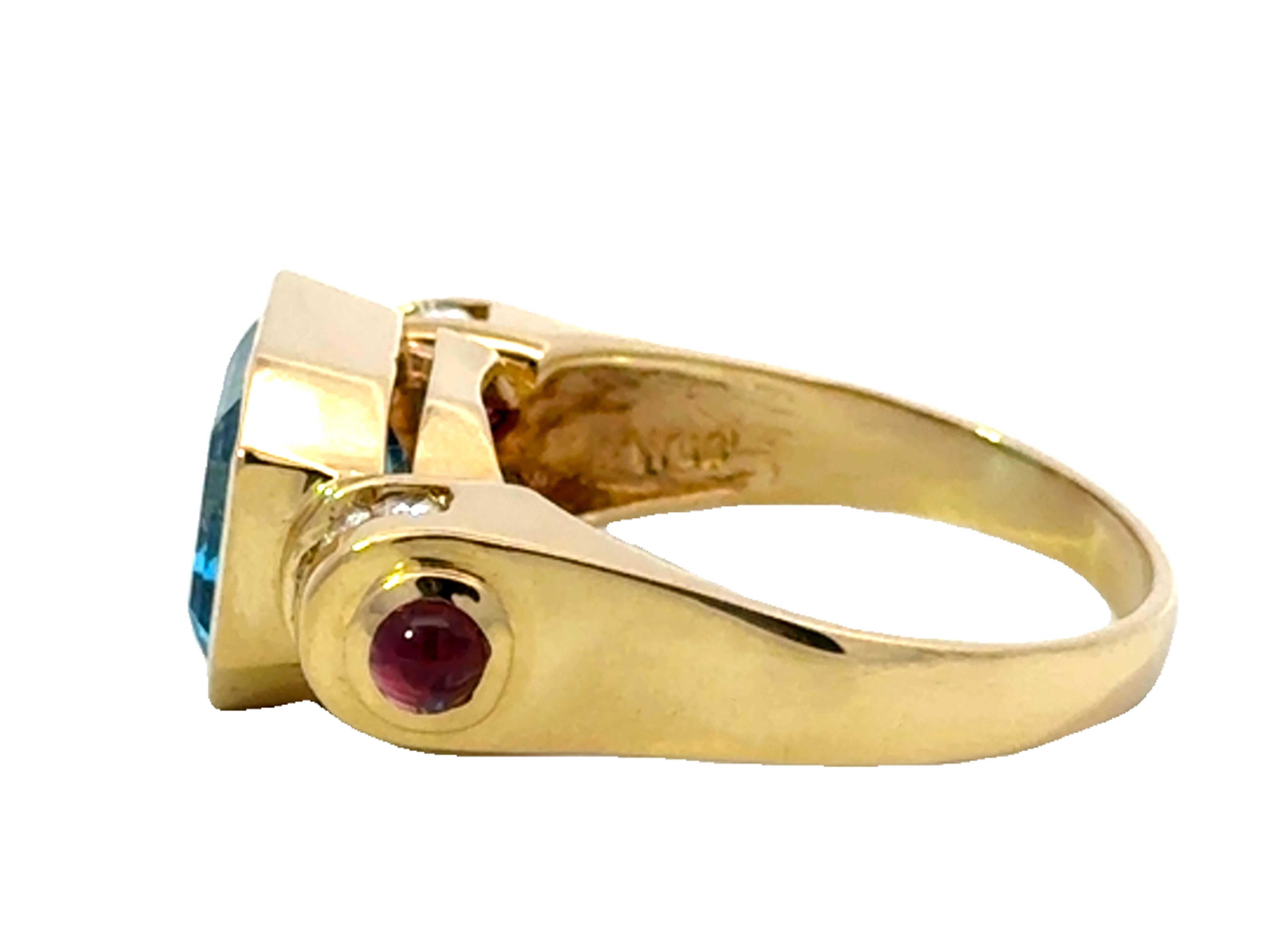 Anello con diamante e granato Topazio blu taglio smeraldo in oro giallo 14 carati in vendita 1