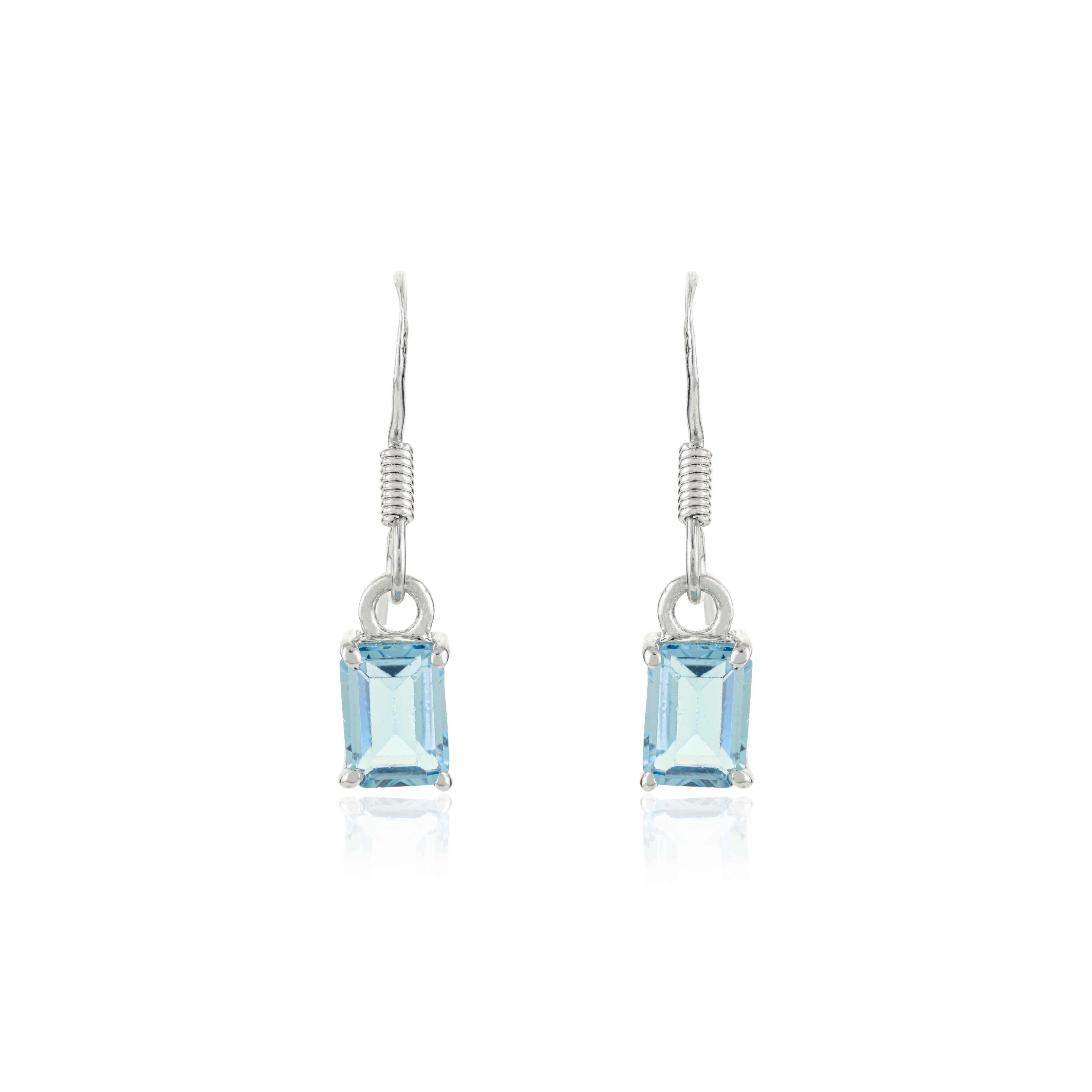 Emerald Cut Blue Topaz Drop Earrings for Graduation Gift in 925 Sterling Silver en vente 1
