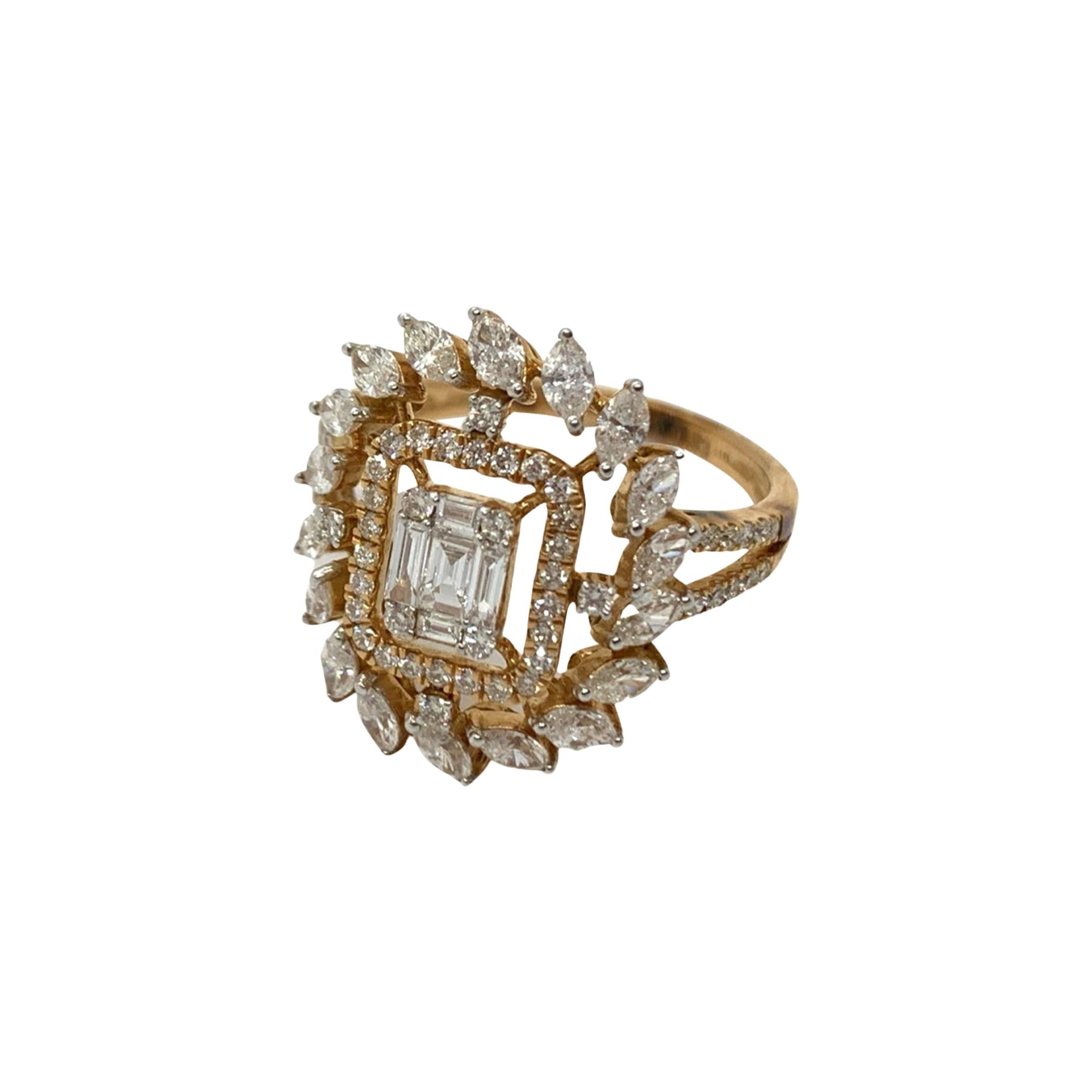 Diamant-Verlobungsring mit Smaragdschliff und Cluster-Fassung aus 18k Rose Gold