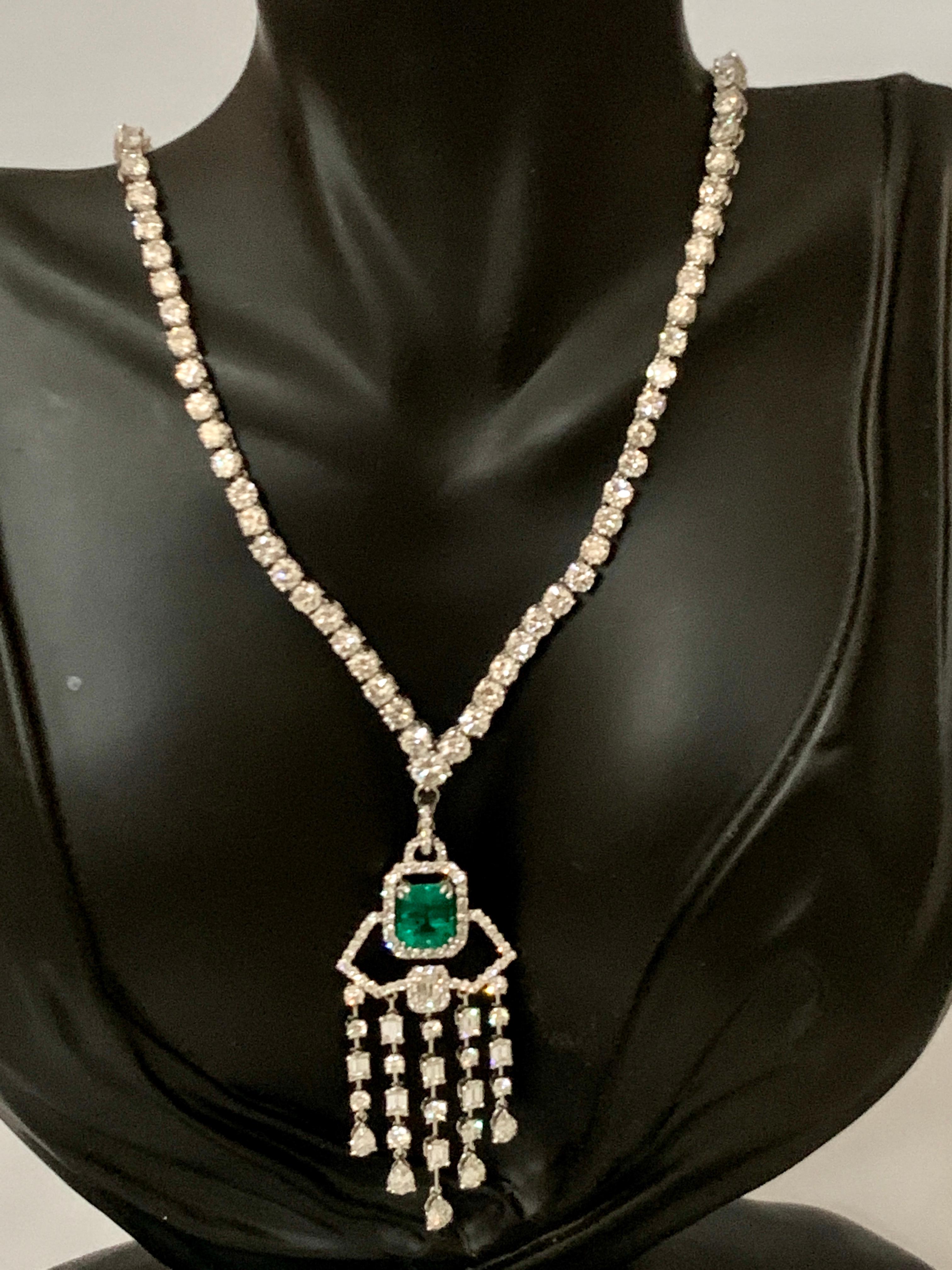 Platin-Halskette mit kolumbianischem Smaragd im Smaragdschliff und Diamanttropfen & Riviera  im Angebot 11