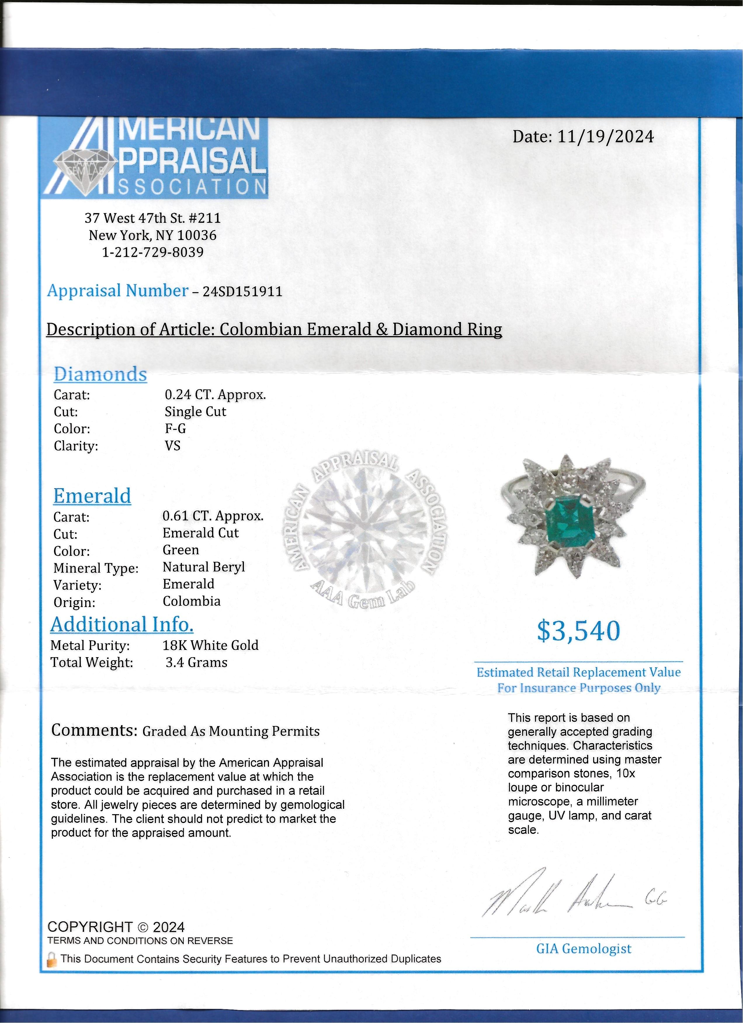 Emerald Cut Colombian Emerald and Diamond Starburst Ring in 18 Karat White Gold en vente 5