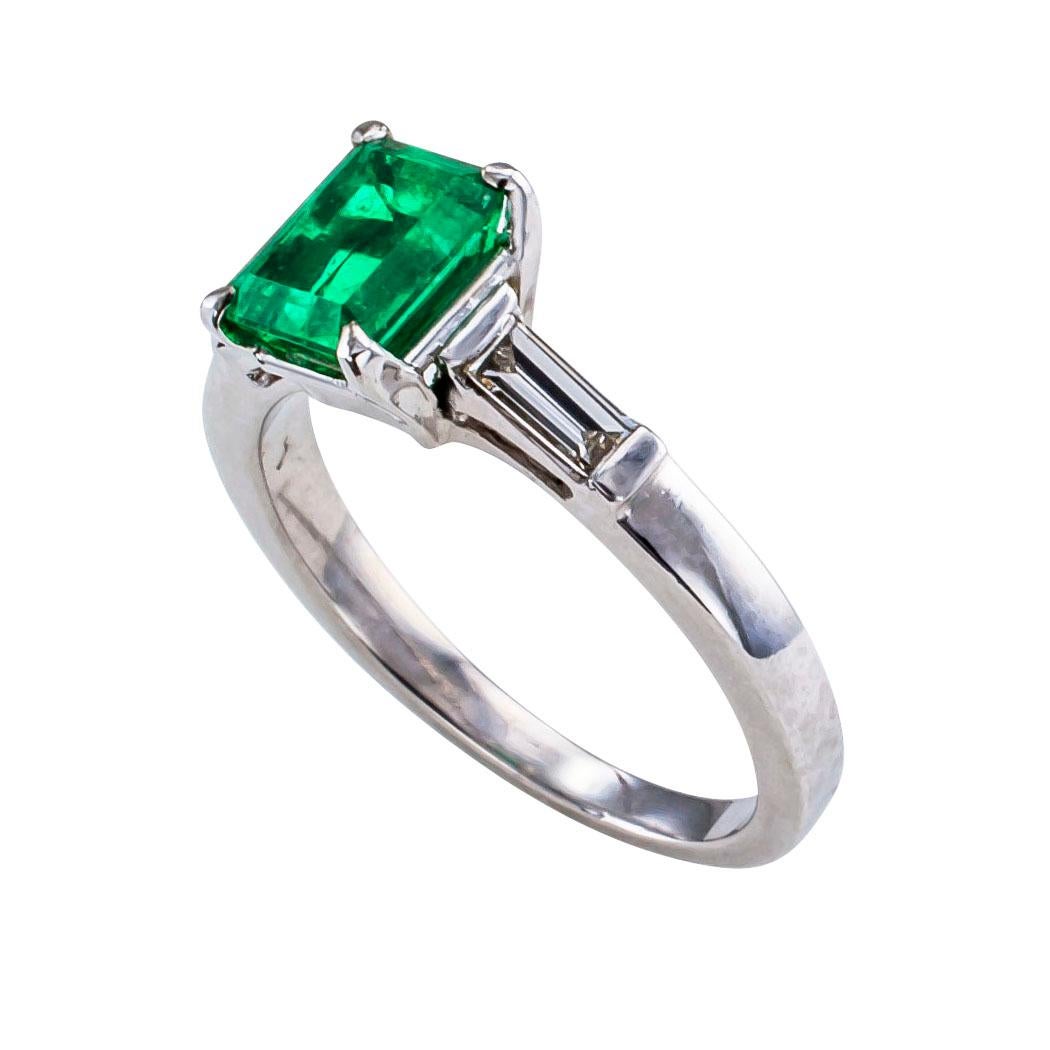 emerald and diamond platinum ring