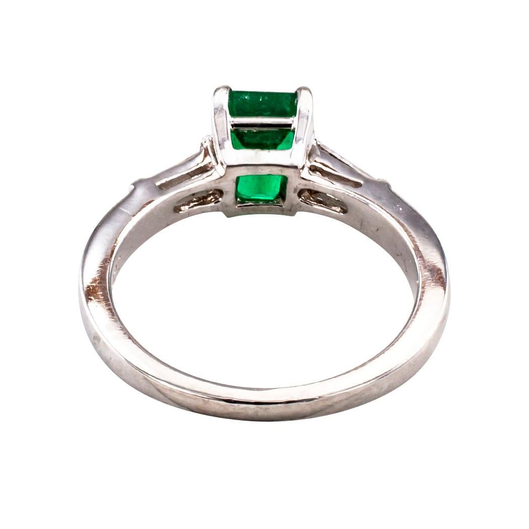Emerald Cut Colombian Emerald Diamond Platinum Ring In Excellent Condition In Los Angeles, CA