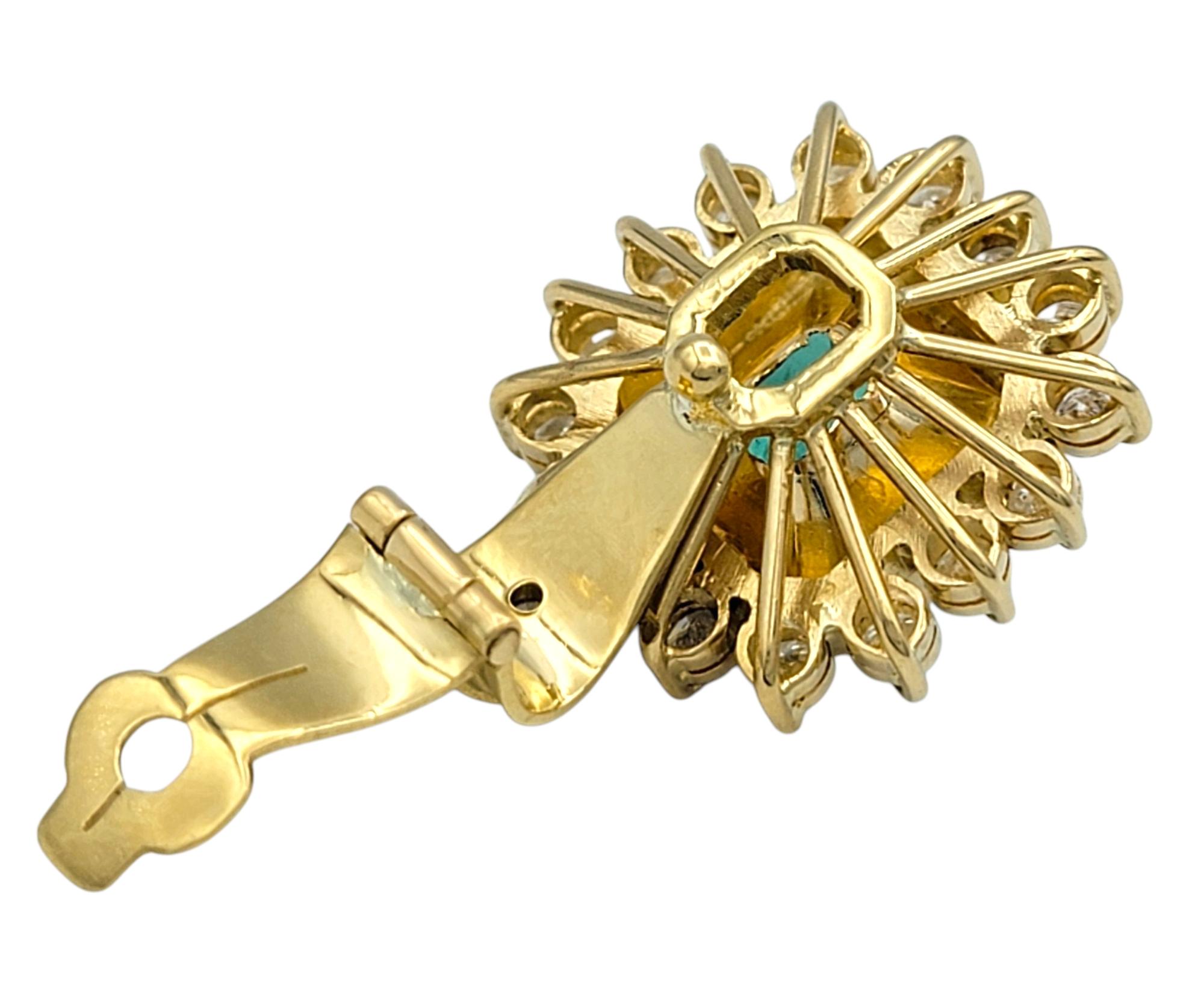 Pendentif en or jaune 18 carats avec émeraude colombienne et halo en diamant Pour femmes en vente
