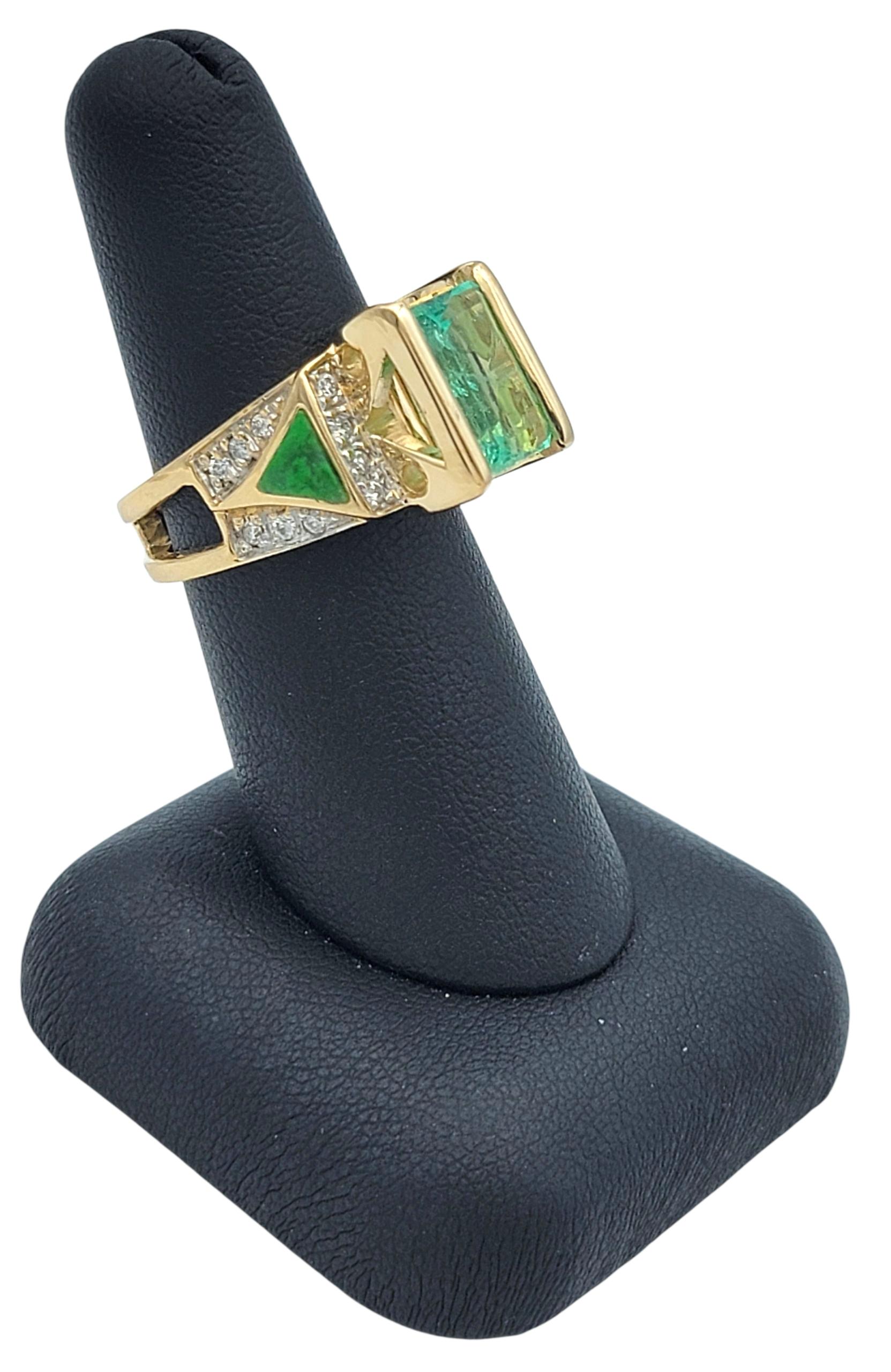 Bague en émeraude de Colombie avec jade et diamants Or jaune 14 carats en vente 7