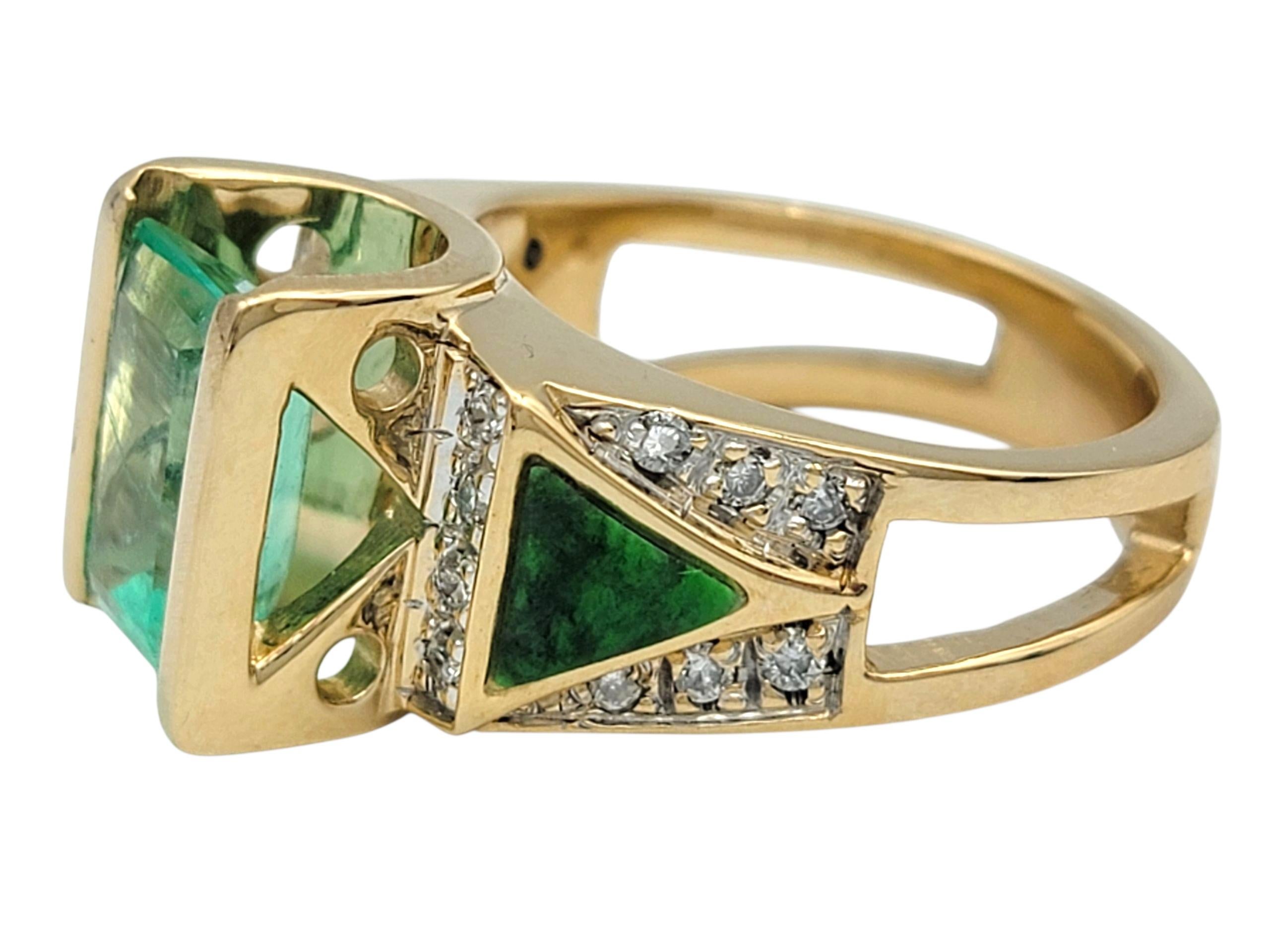 Bague en émeraude de Colombie avec jade et diamants Or jaune 14 carats Pour femmes en vente