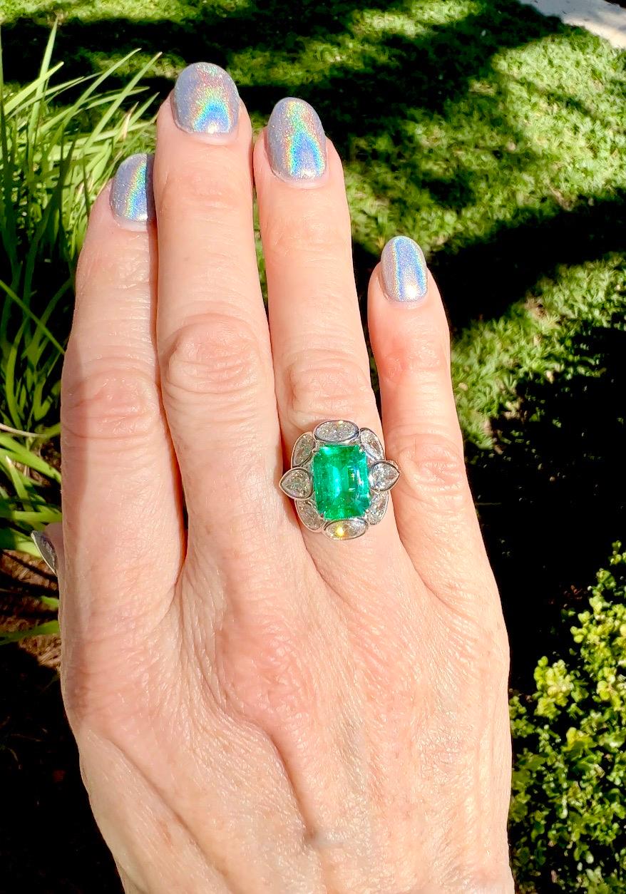 Women's or Men's Emerald Cut Columbian Emerald and Diamond Ring For Sale