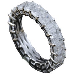 Emerald Cut Diamond 0.30 Carat Eternity Ring in 18 Karat Gold