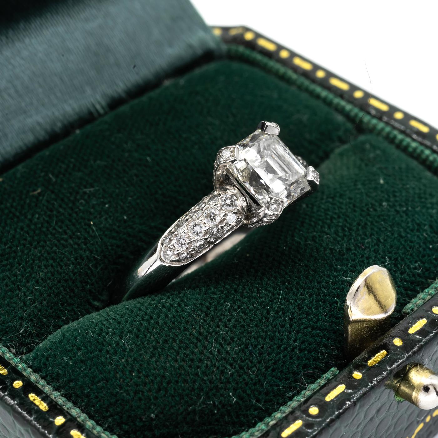 Emerald Cut Emerald-Cut Diamond 1.23 Carat Platinum Ring For Sale