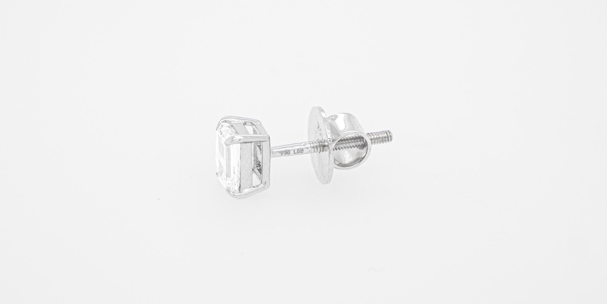 Emerald Cut Diamond 1.26 Carats Total Stud Earrings 18k Gold In Excellent Condition For Sale In Carlsbad, CA