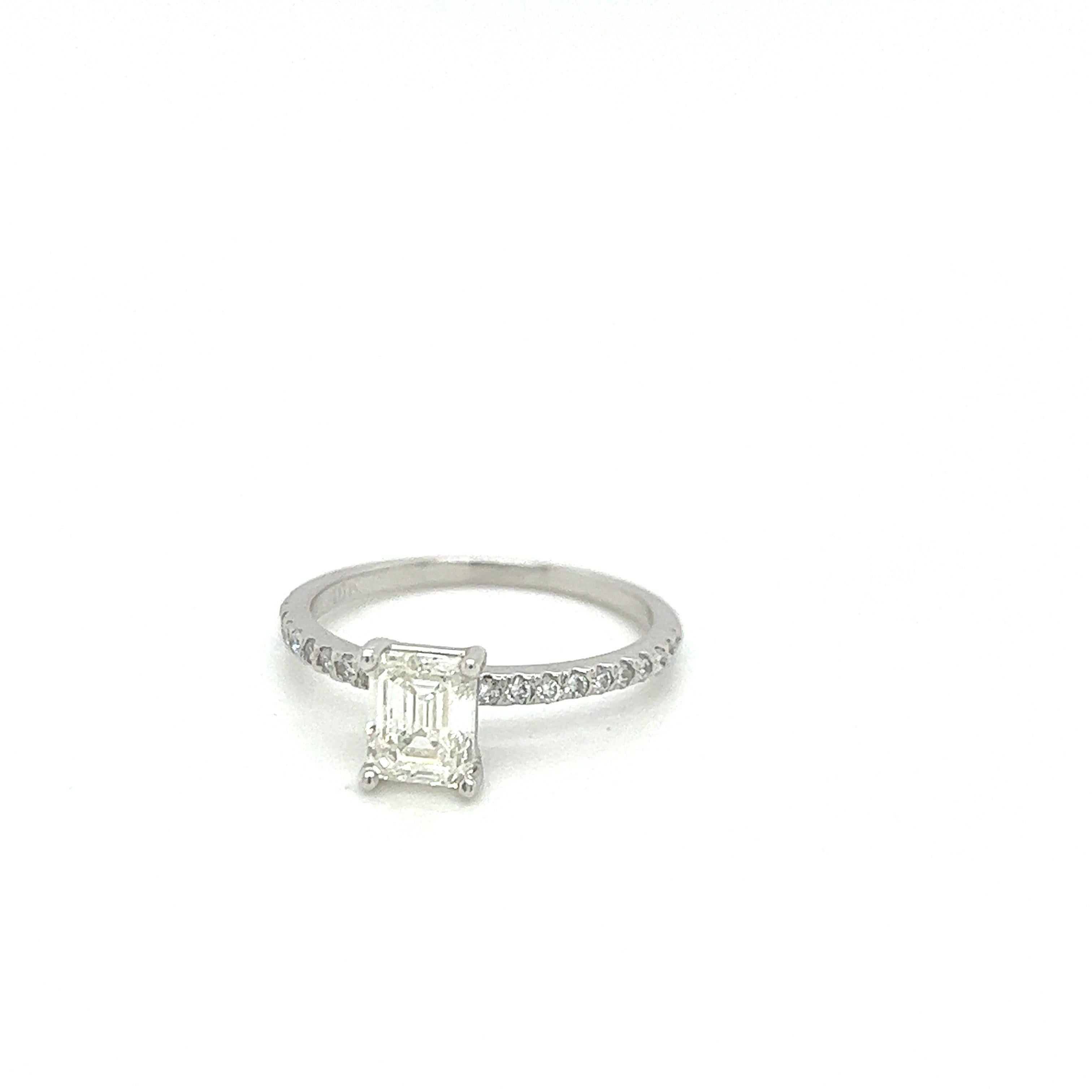 Emerald Cut Diamond 1.29ctw Engagement Ring in 18kt White Gold In Excellent Condition For Sale In Miami, FL