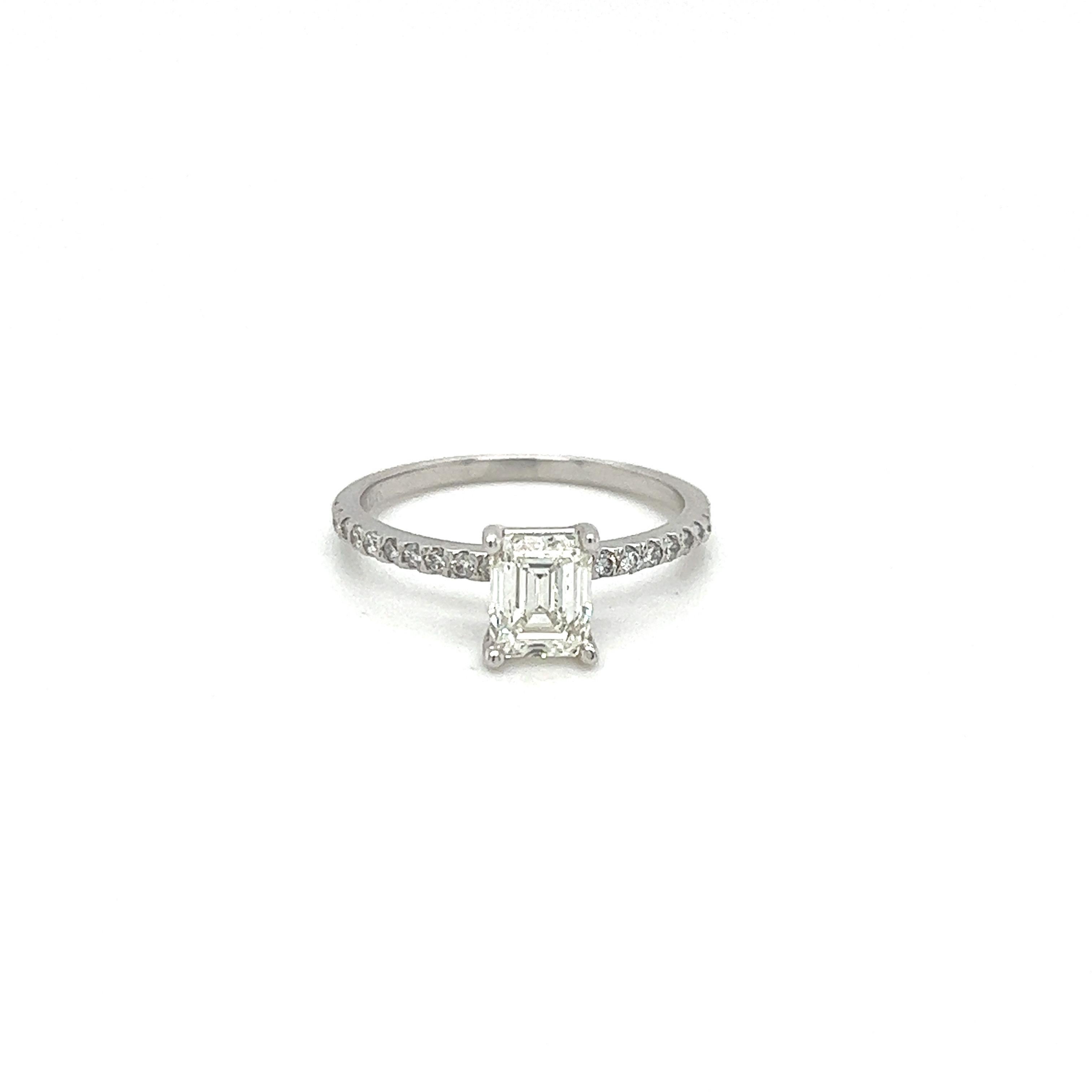 Emerald Cut Diamond 1.29ctw Engagement Ring in 18kt White Gold For Sale 1