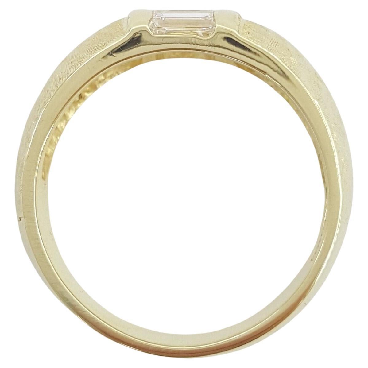 Cushion Cut Emerald Cut Diamond 18K Yellow Gold Band Ring For Sale