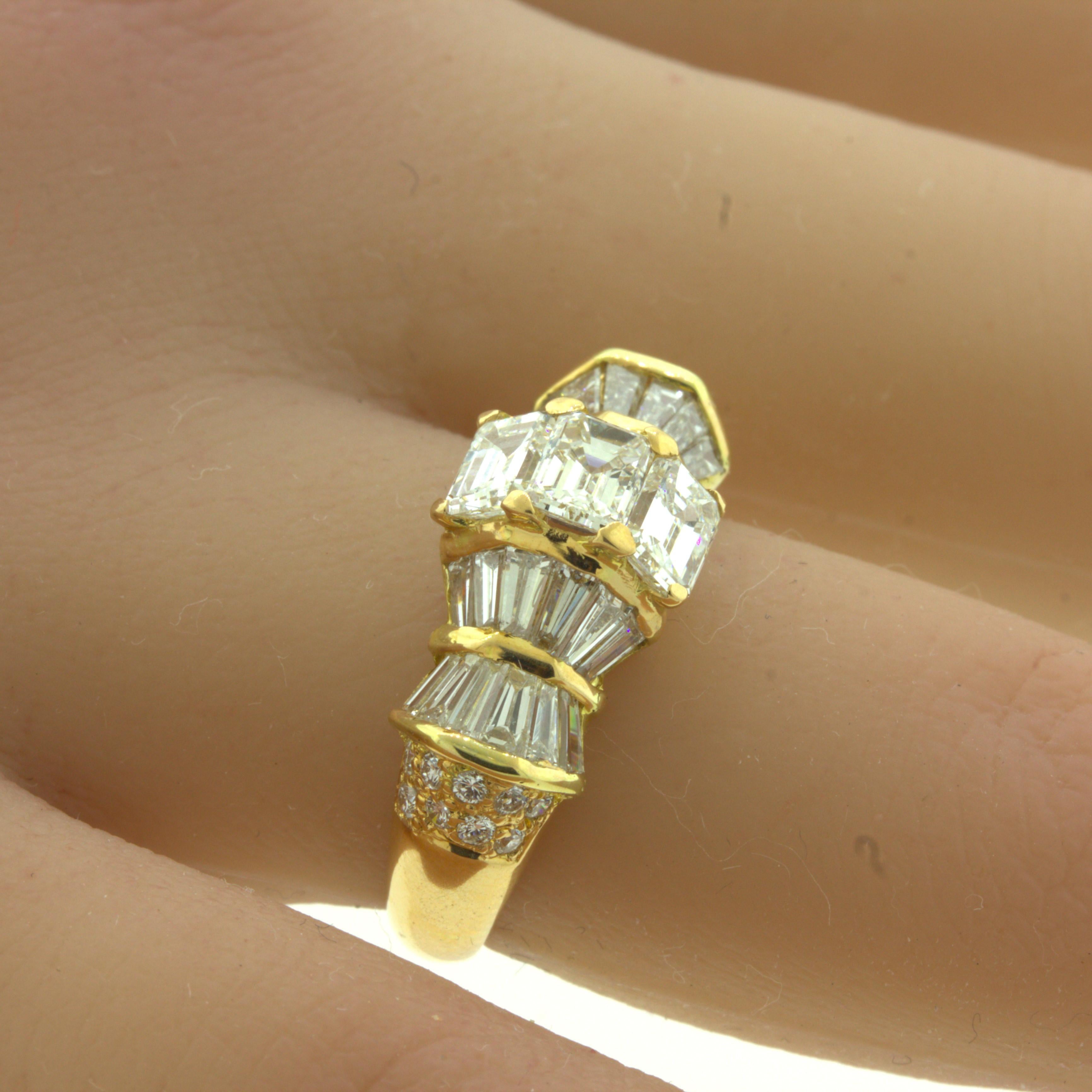 Emerald-Cut Diamond 18Karat Yellow Gold Band Ring For Sale 1