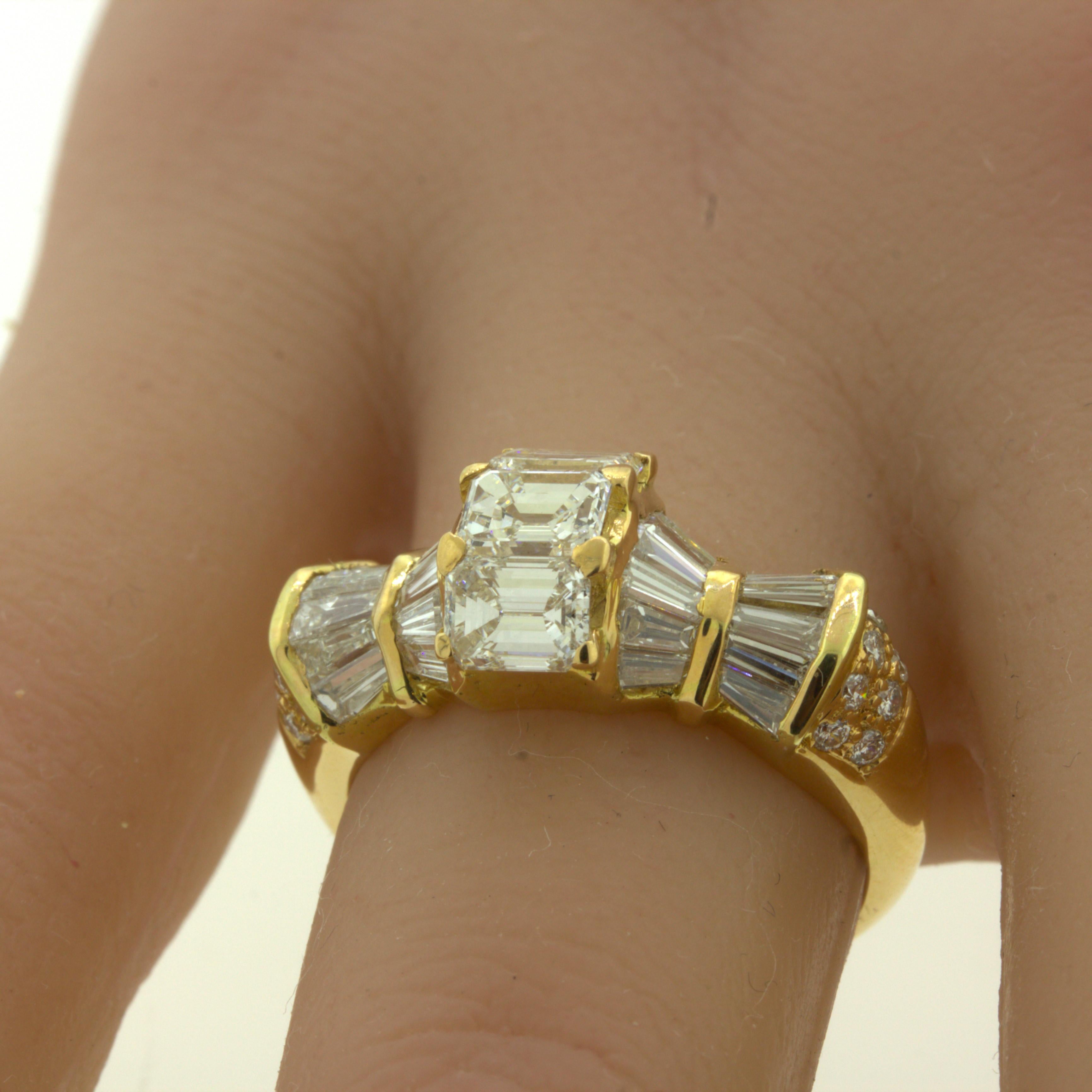 Emerald-Cut Diamond 18Karat Yellow Gold Band Ring For Sale 3
