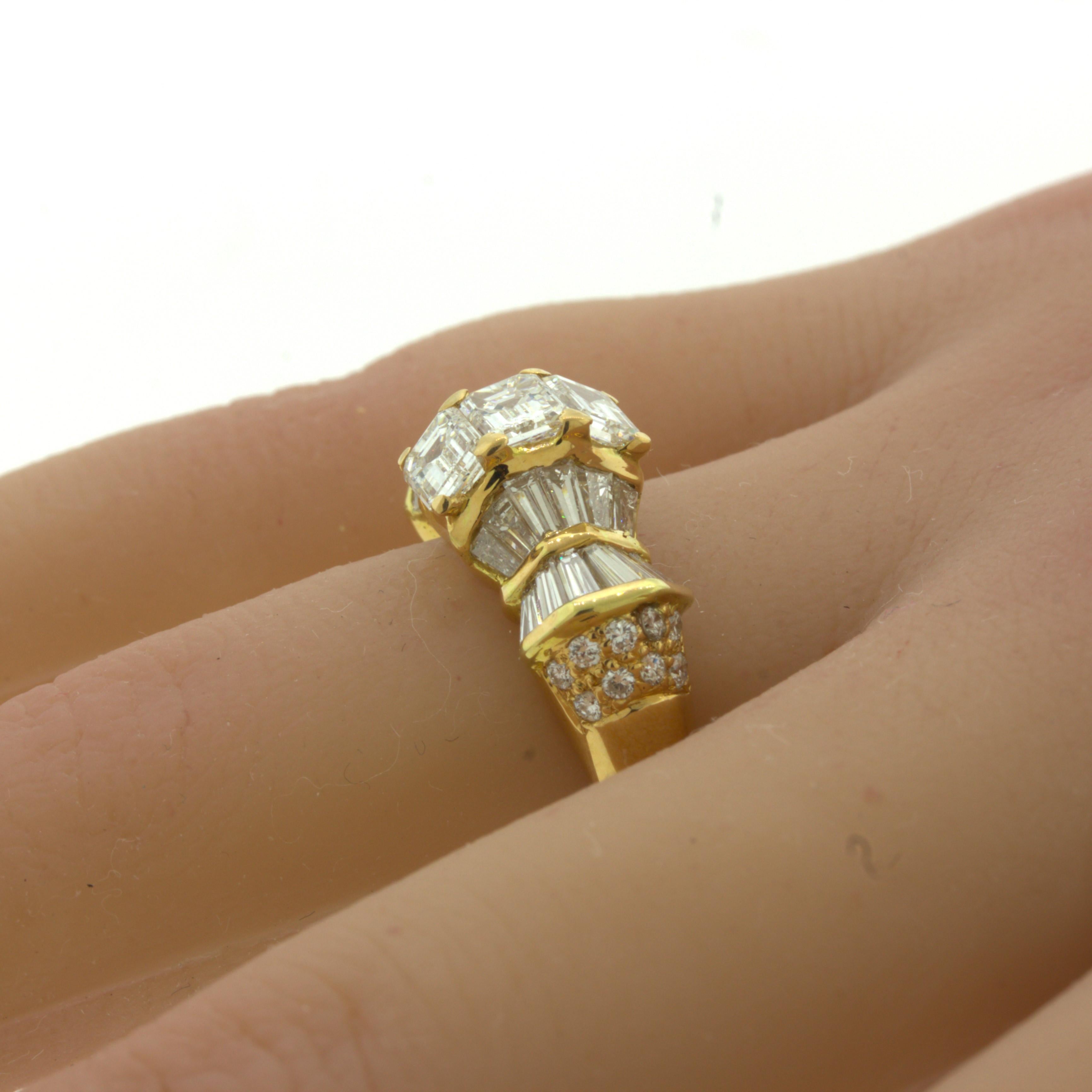 Emerald-Cut Diamond 18Karat Yellow Gold Band Ring For Sale 4