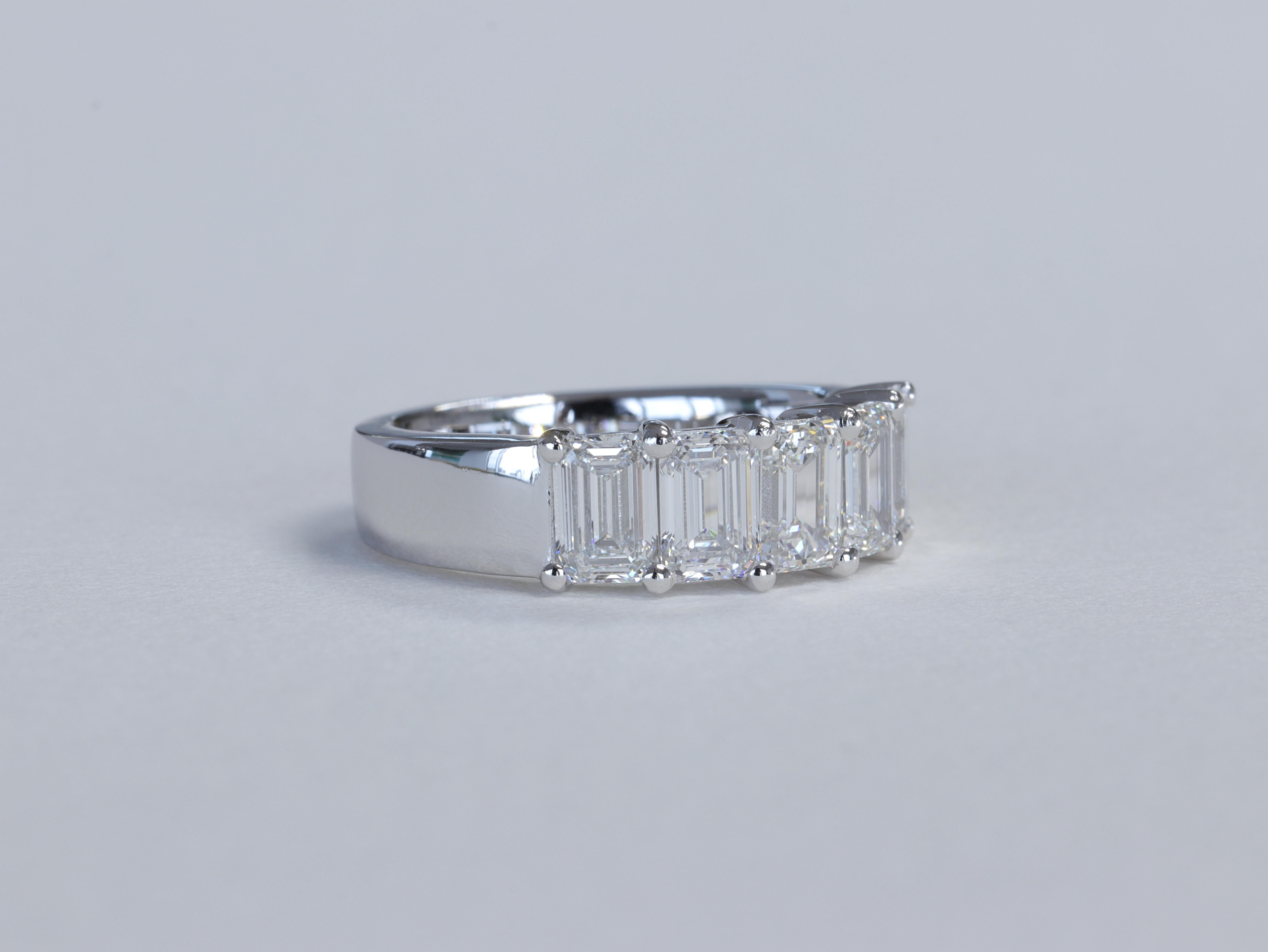 Women's or Men's Emerald Cut Diamond and Platinum 5 Stone Anniversary Wedding Band Ring GIA For Sale