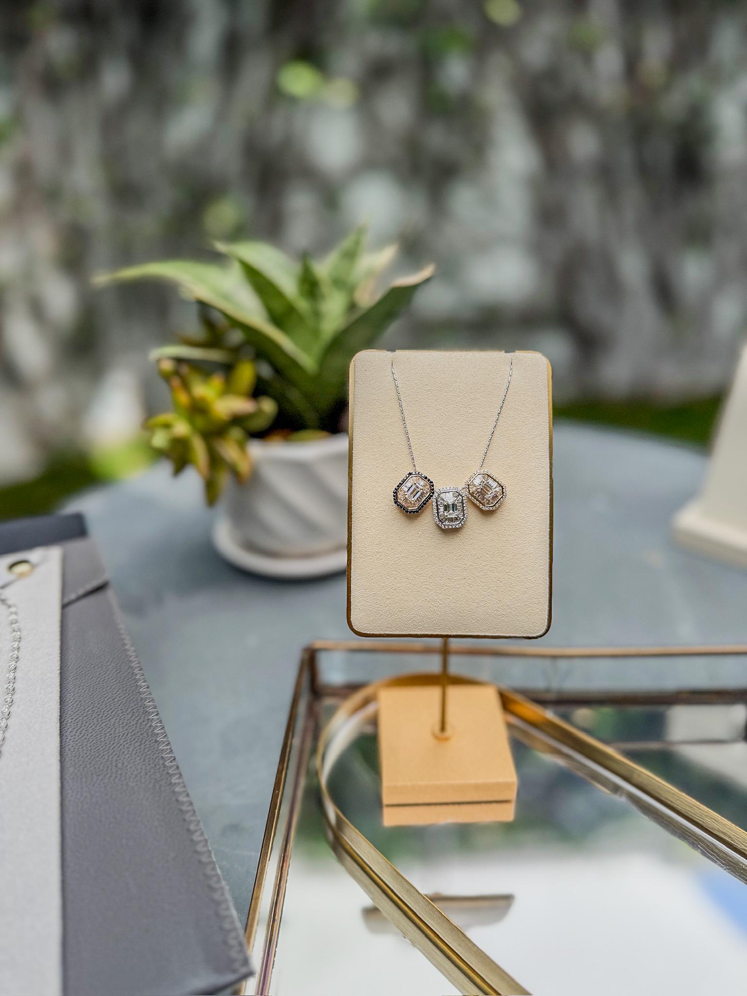 Collana con ciondolo in oro K.K. con diamanti taglio smeraldo e baguette da 2,18 carati in vendita 5