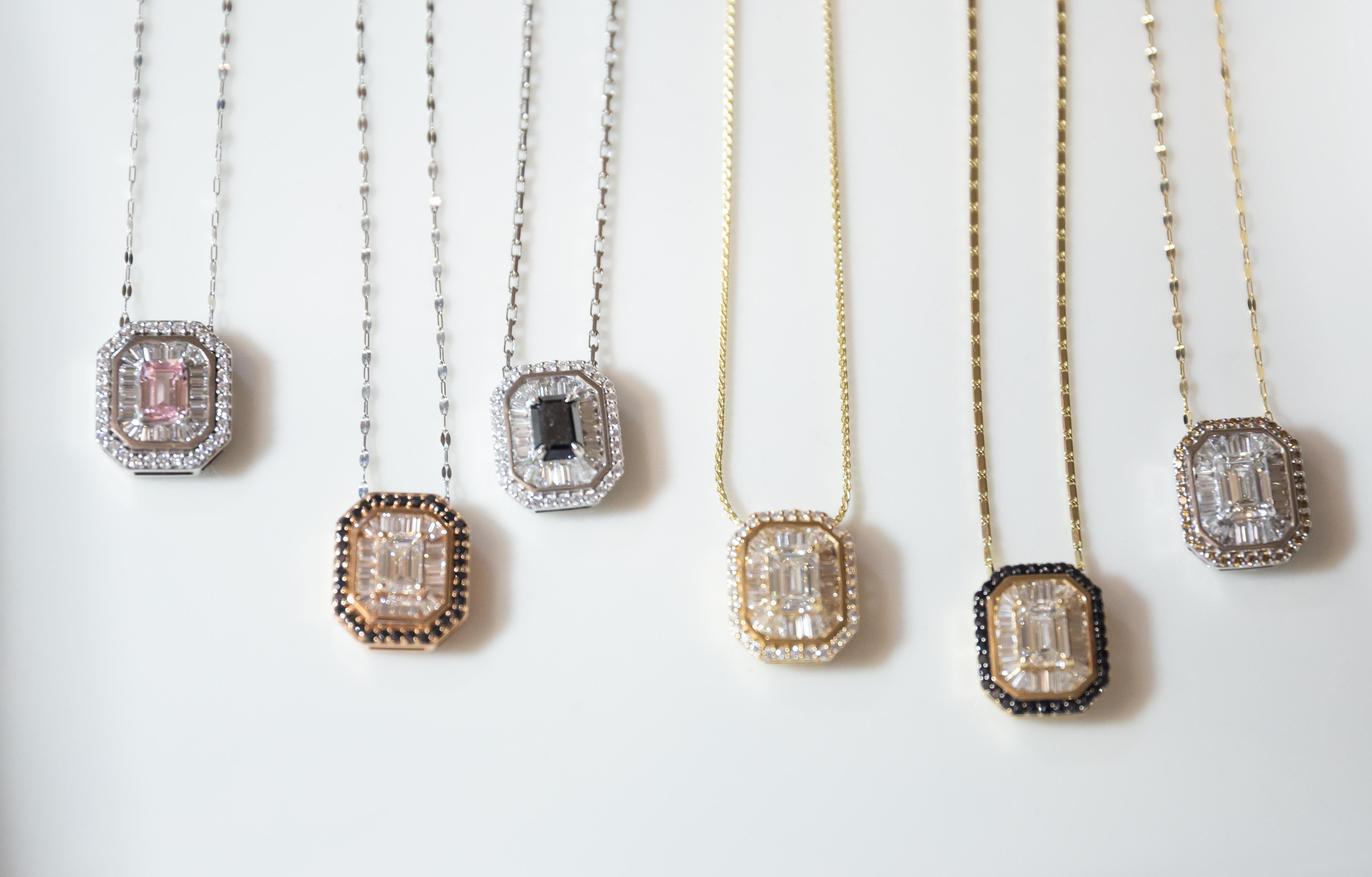 Collana con ciondolo in oro K.K. con diamanti taglio smeraldo e baguette da 2,18 carati in vendita 3