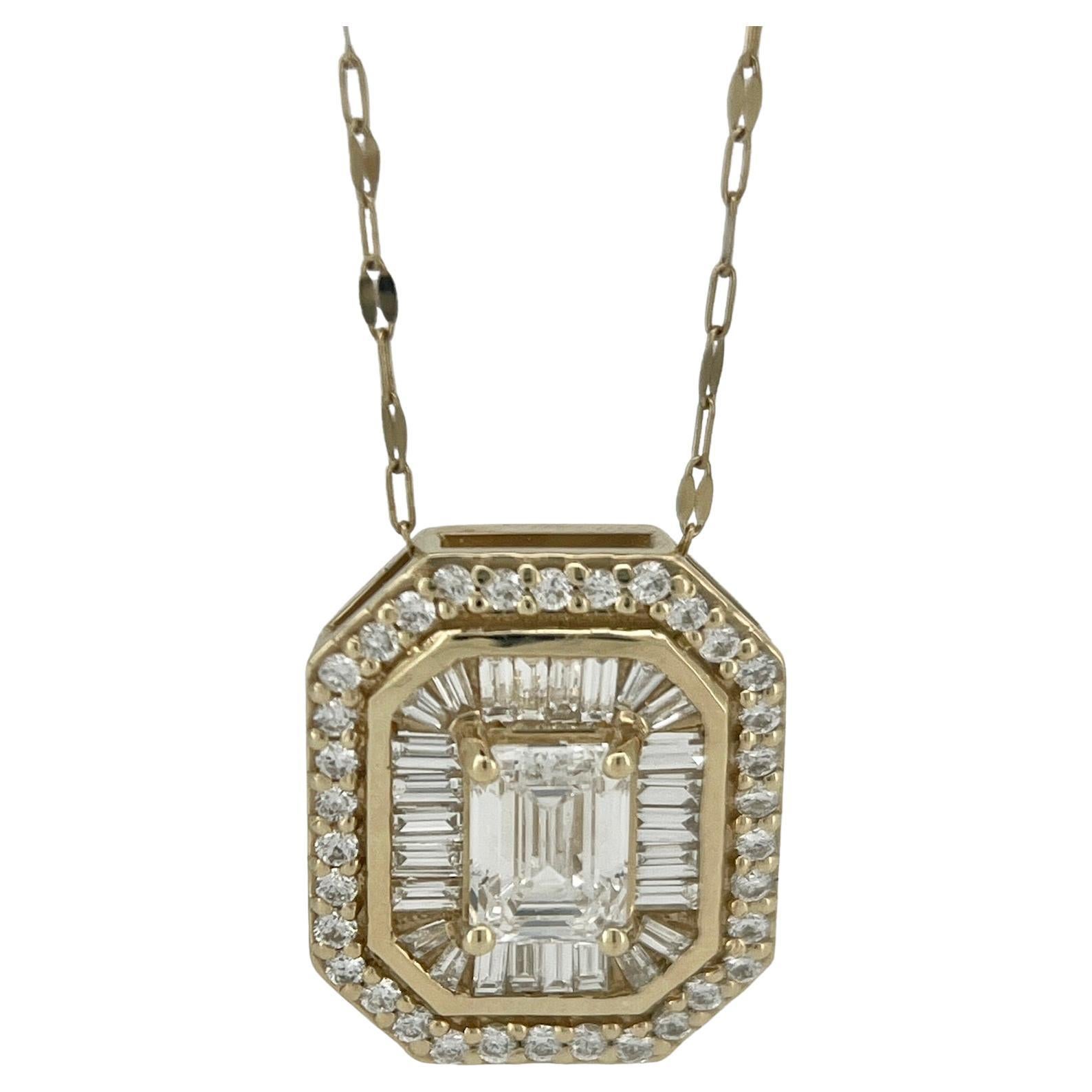 Collana con ciondolo in oro K.K. con diamanti taglio smeraldo e baguette da 2,18 carati in vendita